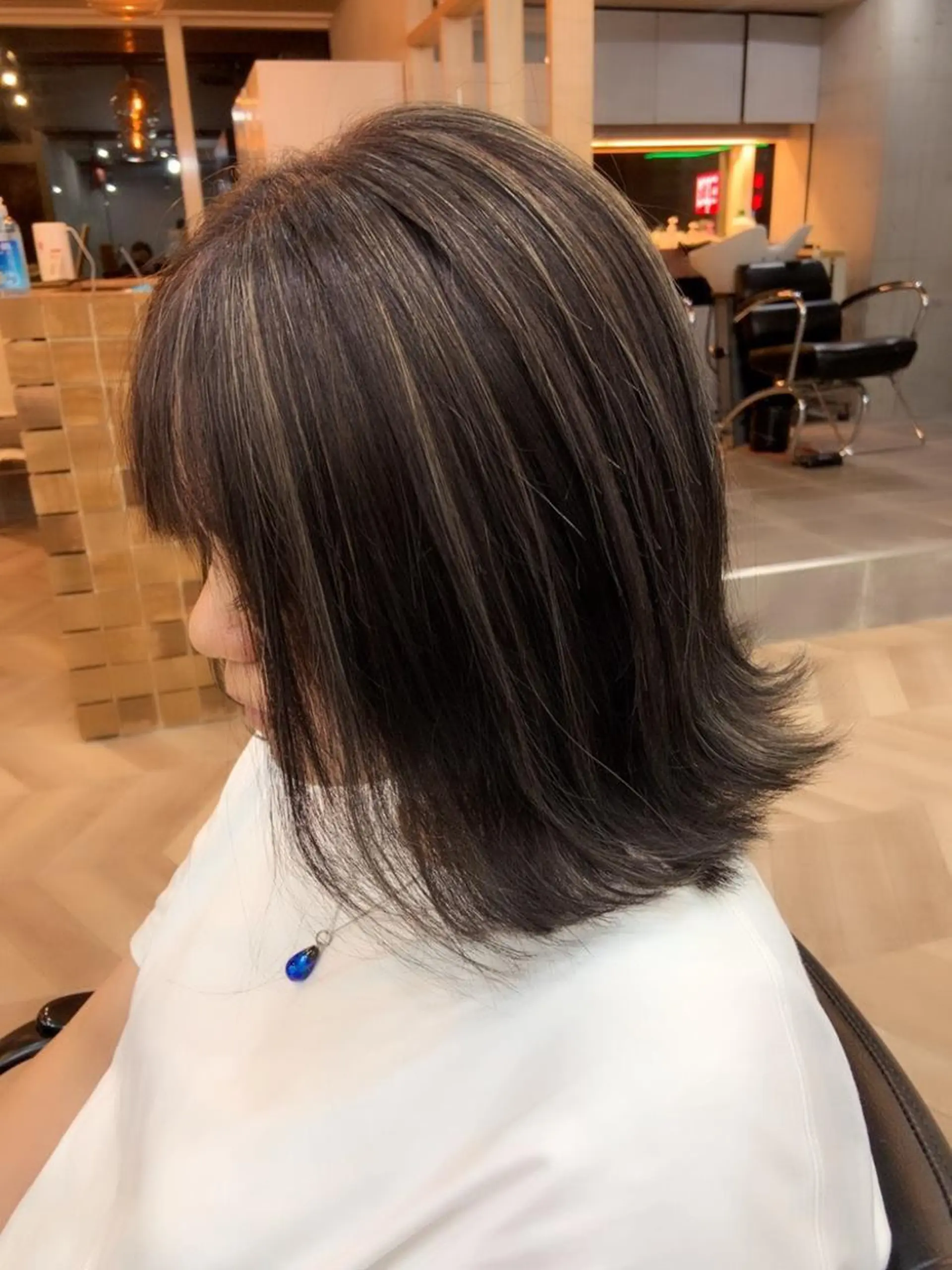 ミディアム カラー ブリーチ ハイライトカラー ハイライト カット ヘアカラー 的塲 優弥のヘアスタイル