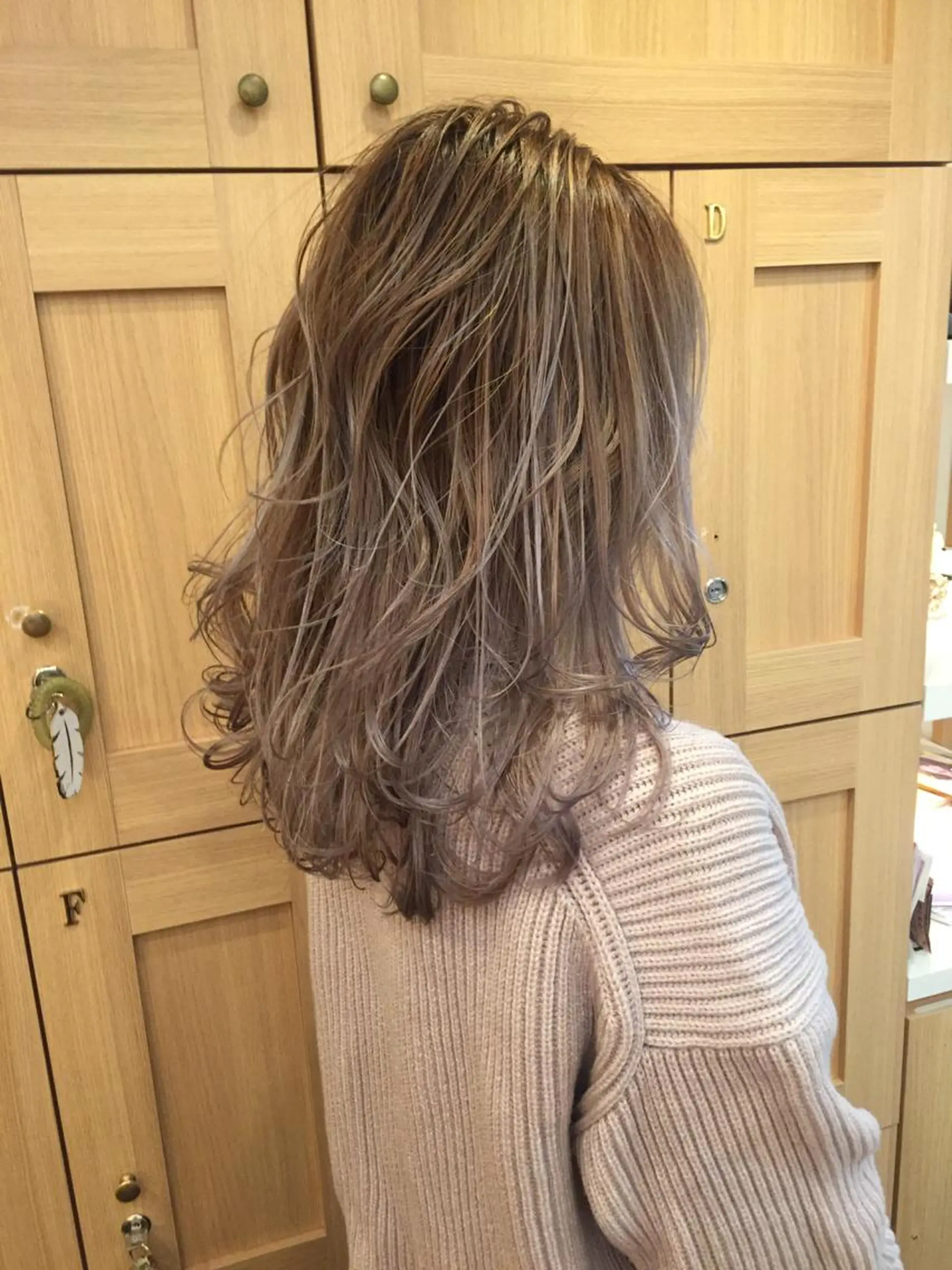 ロング カラー ブロンド ハイライトカラー ハイライト 縮毛矯正 トリートメント ヘアセット カラー特化サロン大阪 ルービック江坂/新城のヘアスタイル