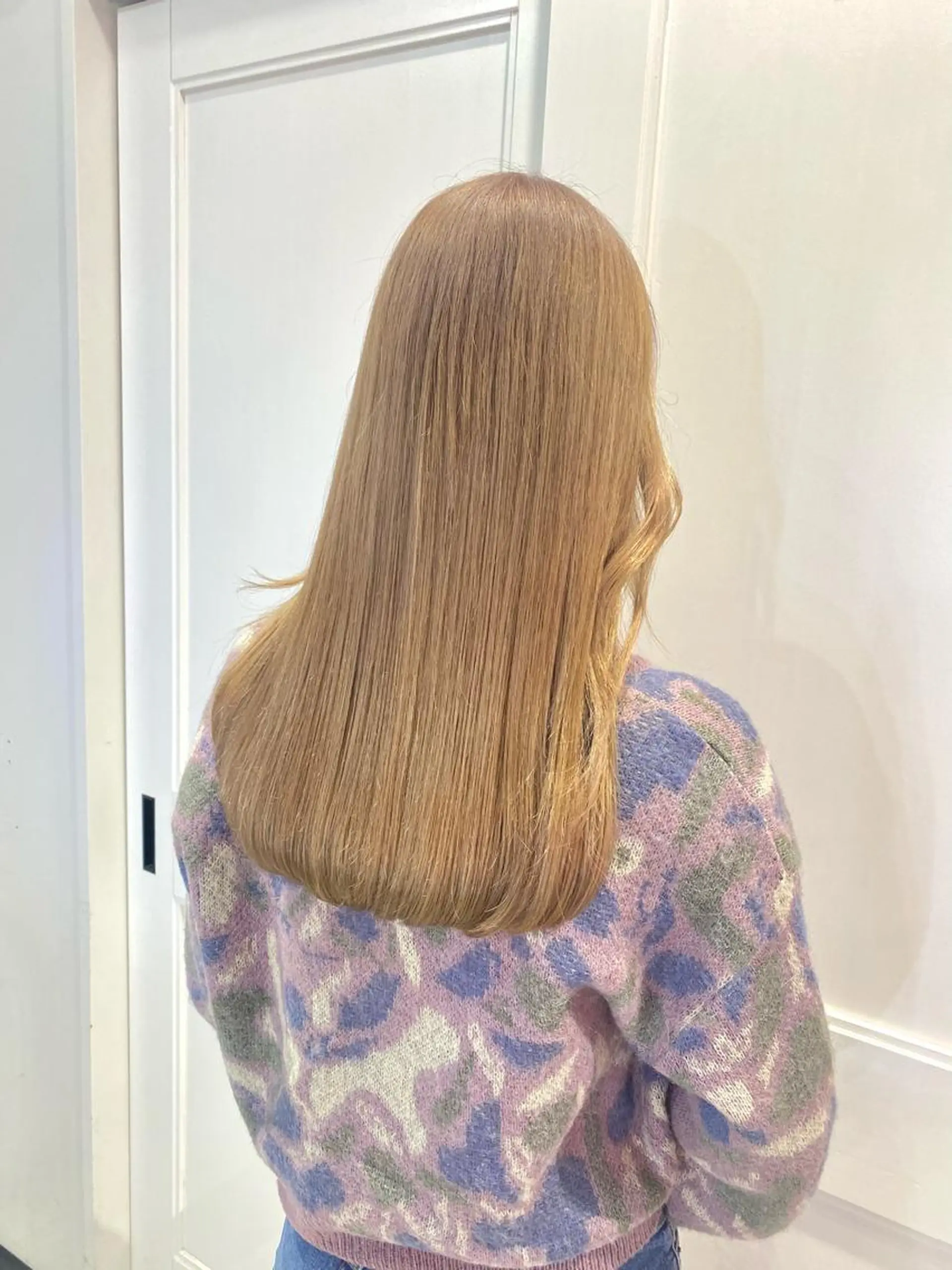 ロング カラー ブリーチ グレージュ ミルクティーグレージュ Ayuna /透明感カラーのヘアスタイル