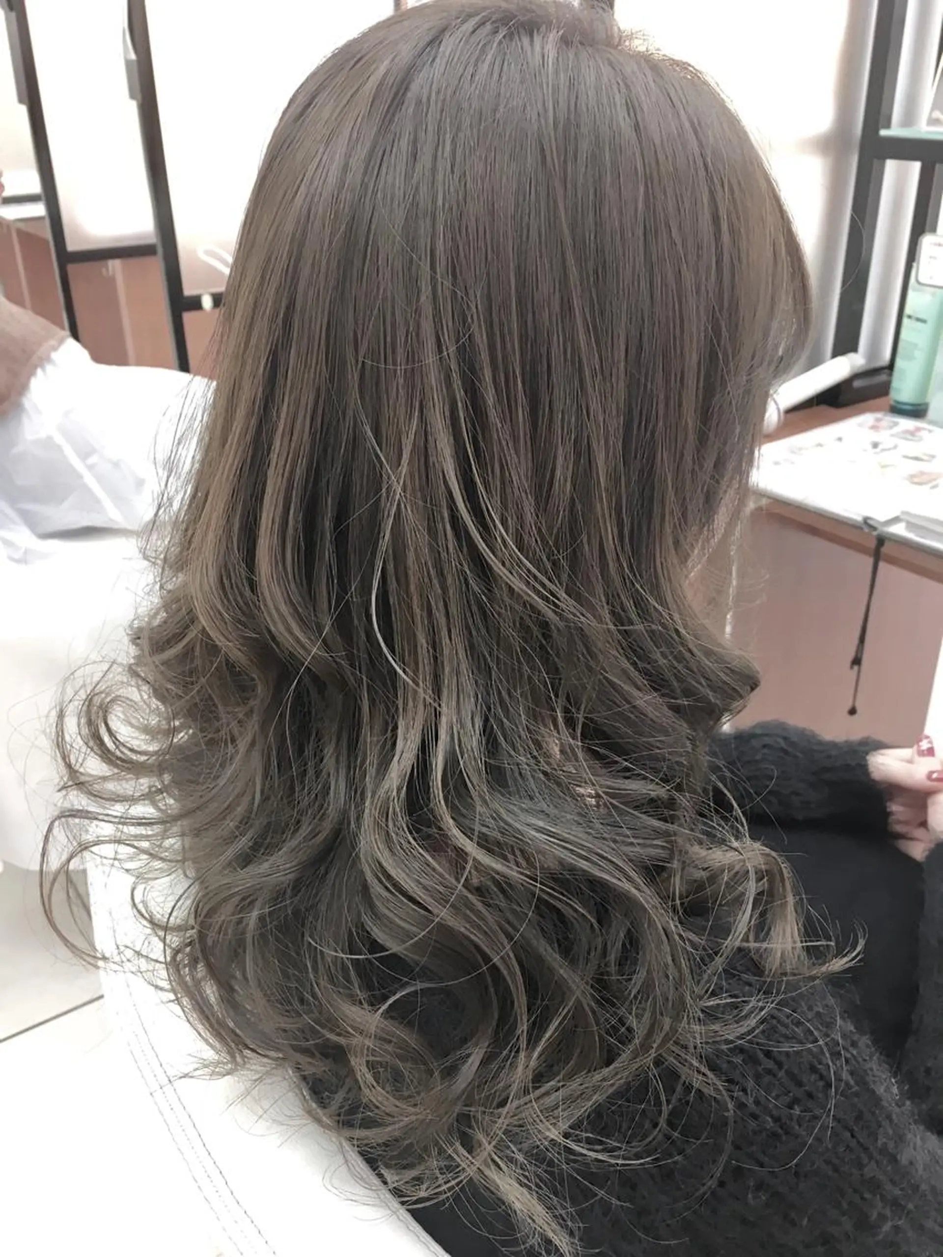 カラー アッシュ イルミナカラー 縮毛矯正 N° jillva ♦️川端裕司♦️のヘアスタイル