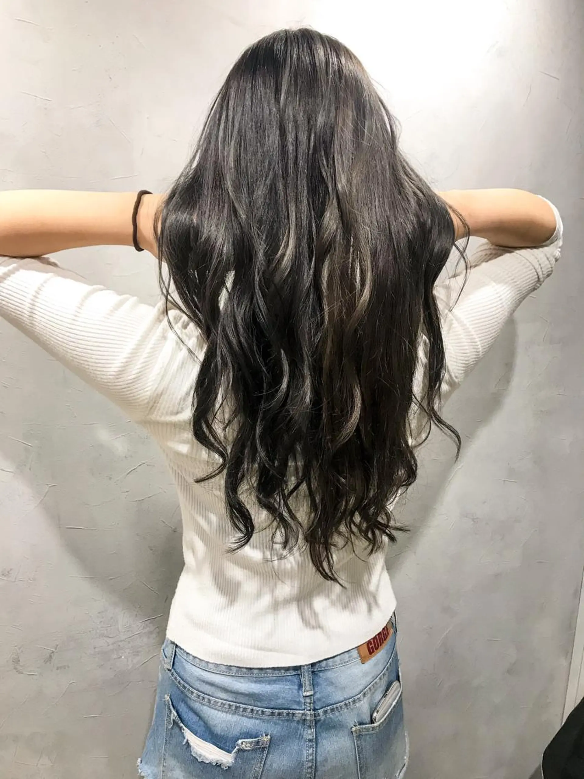 ロング カラー アッシュ ダブルカラー カット パーマ 江畑 匠 新宿三丁目 徒歩30秒⭐️のヘアスタイル