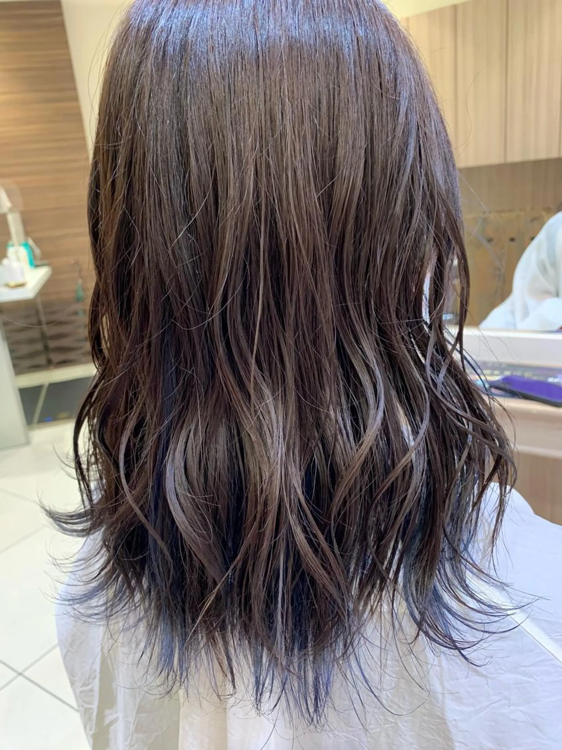 セミロング カラー ブリーチ ブルーカラー ケアブリーチ 透明感カラー グレージュ 渡部 恭子のヘアスタイル