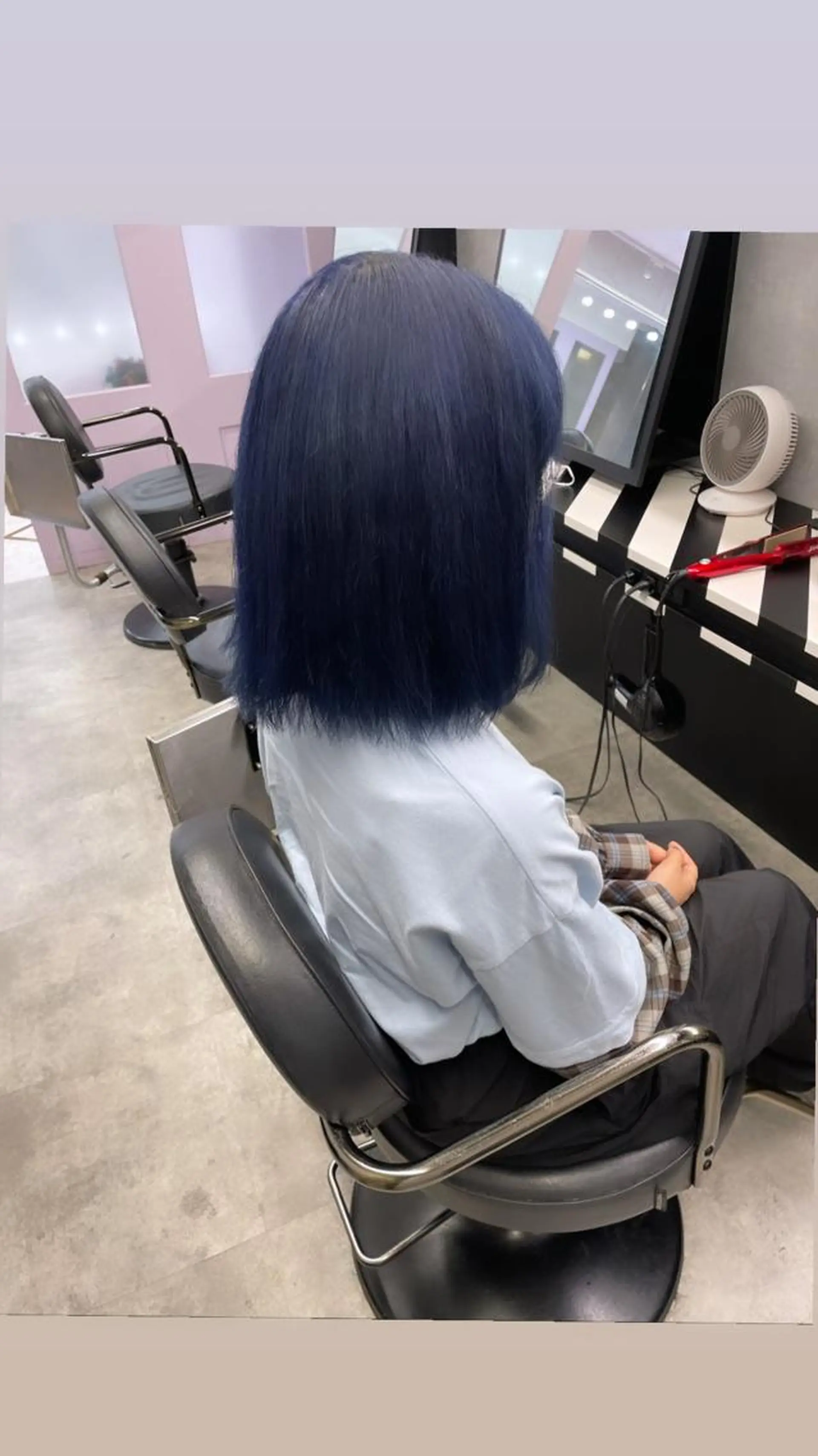 ミディアム カラー ブルーカラー 韓国風ヘア 縮毛矯正・髪質改善 特化 出納 直起のヘアスタイル