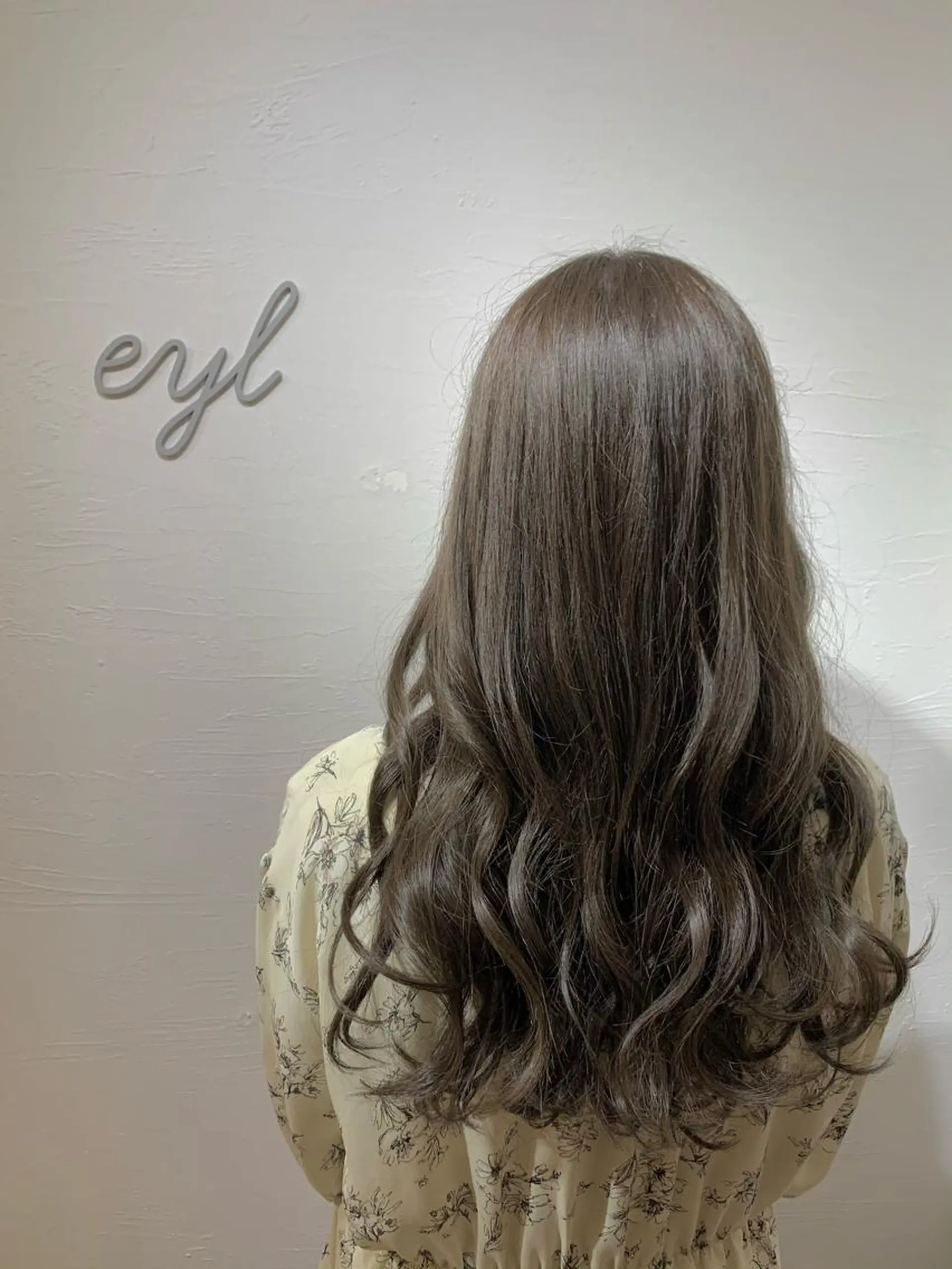 ロング カラー ブラウンカラー 透明感カラー エドルカラー グレージュ 💎赤み消しカラー 特化型デザイナー💎のヘアスタイル