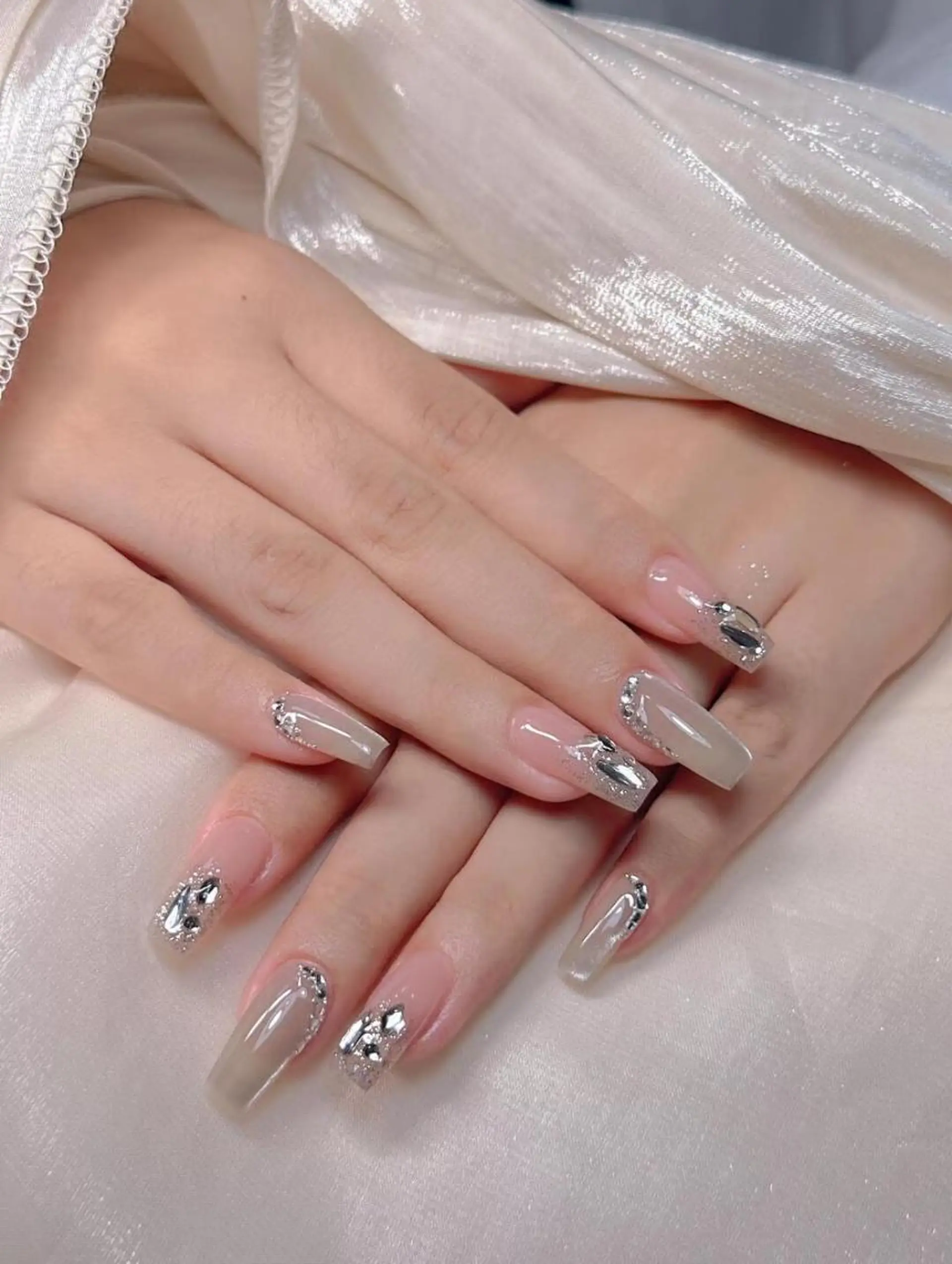 ネイル ハンドネイル ハンドケア RAFFINE haru🦋🩵のネイルデザイン