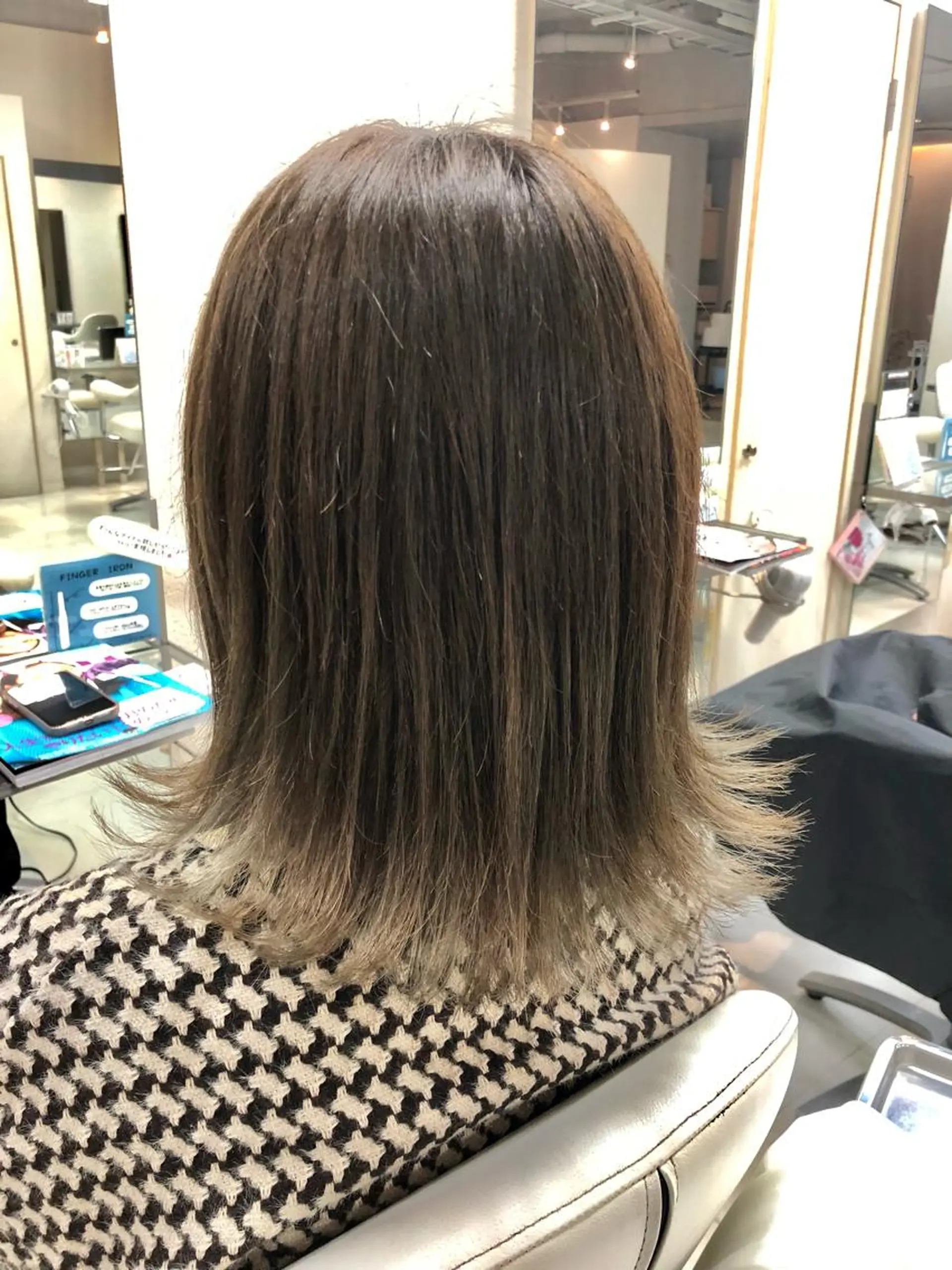 ミディアム 阿部 美咲のヘアスタイル