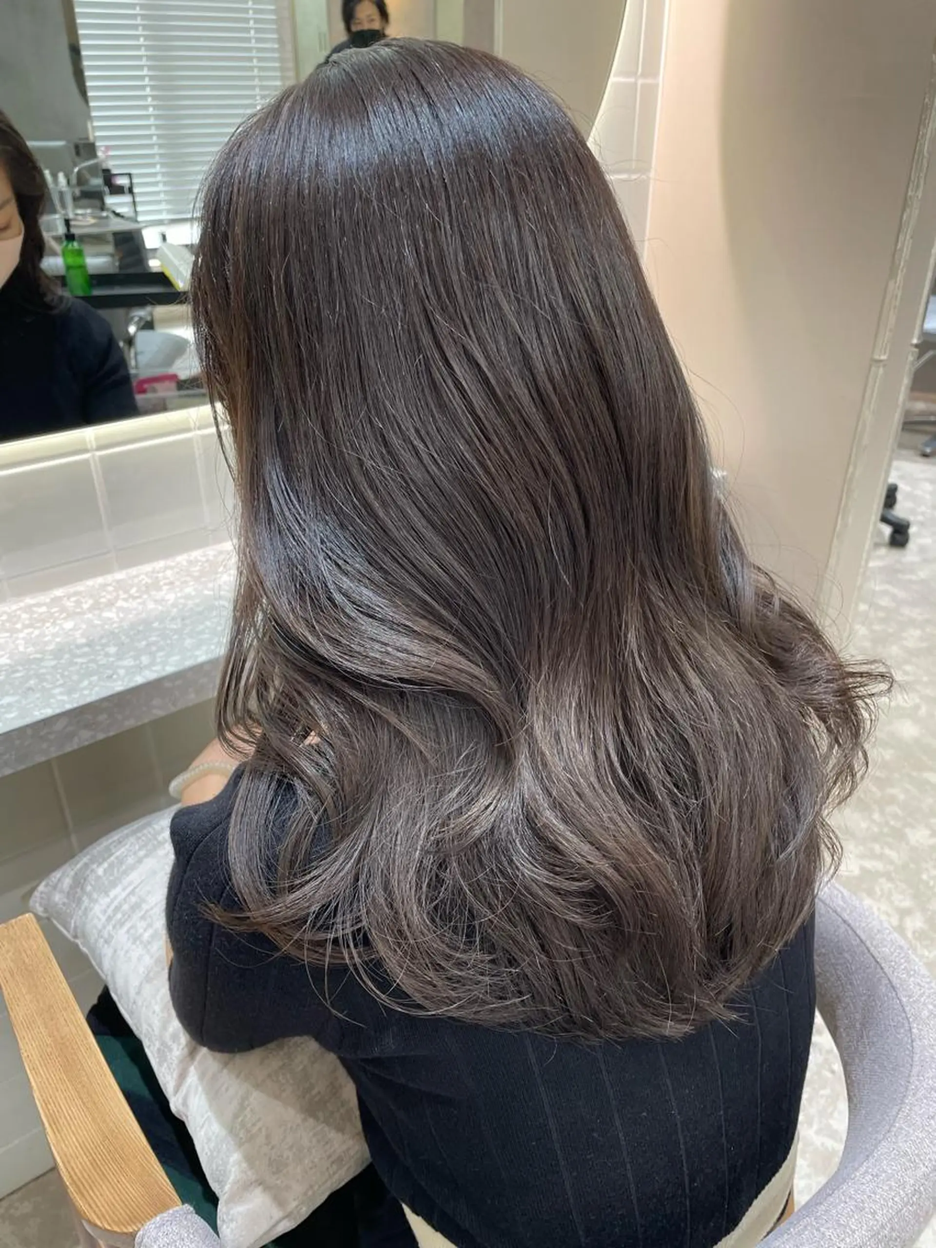 セミロング ヘアカラー YUKI / レイヤーカット🤍のヘアスタイル