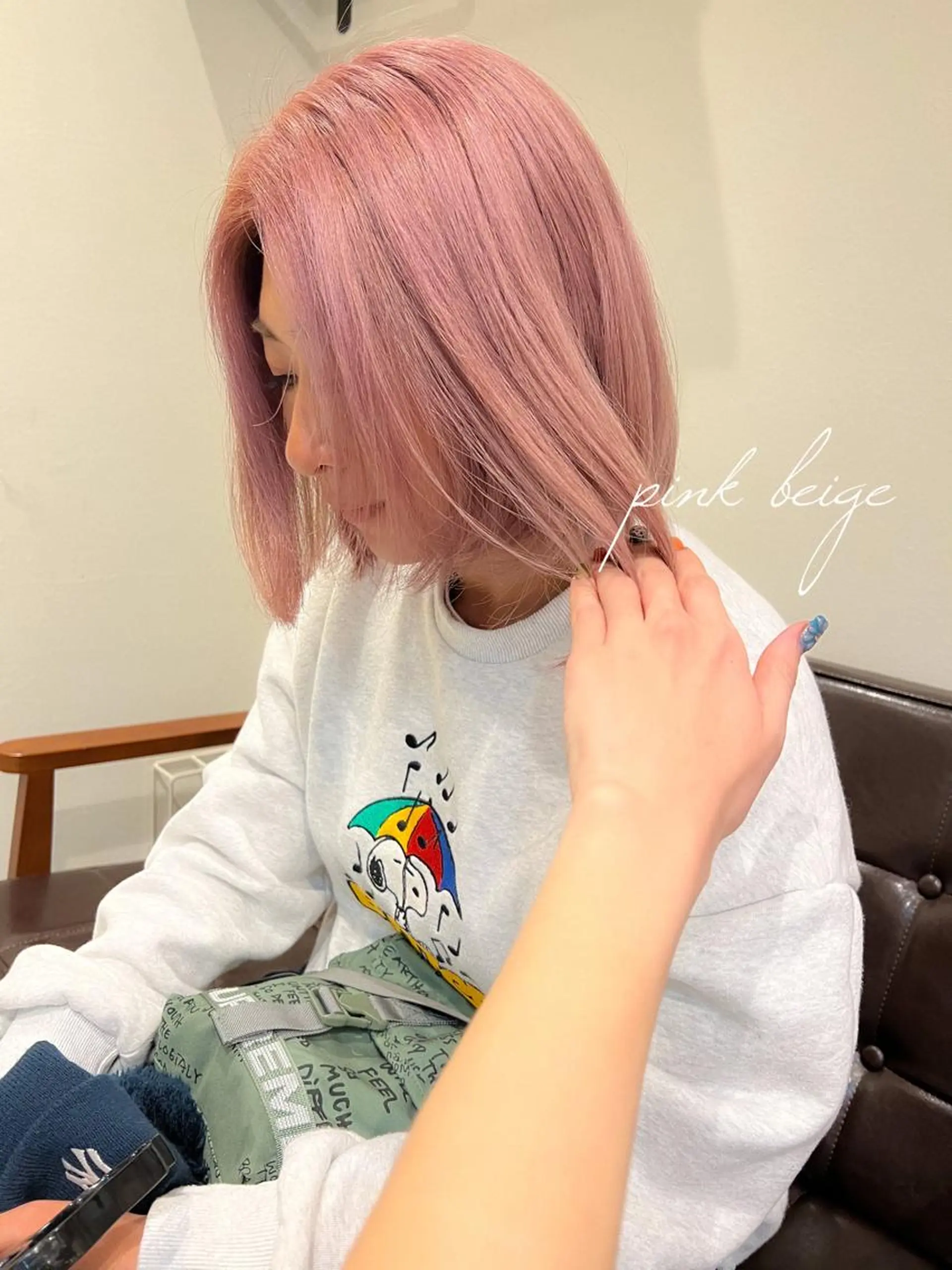 ショート カラー ベージュカラー ブリーチ ピンクカラー ピンクベージュ ヘアカラー カラーパティシエ facce🌼ikoのヘアスタイル