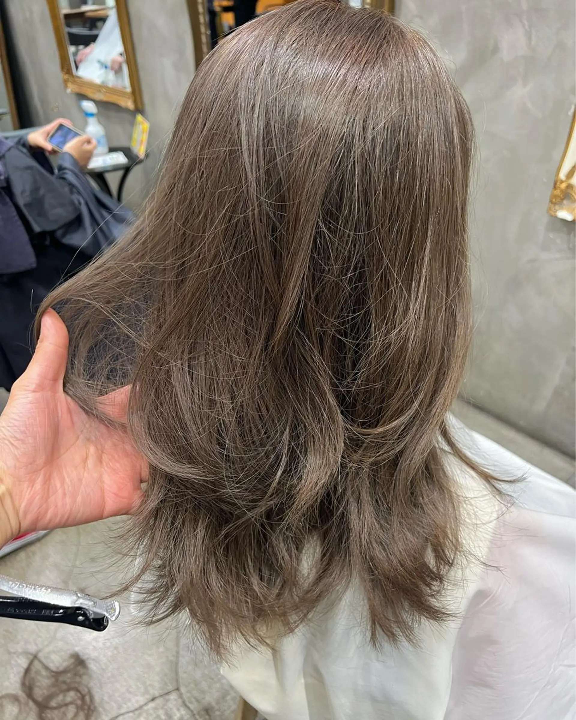 セミロング カラー 圧倒的デザイン力 店長🎨RENAのヘアスタイル