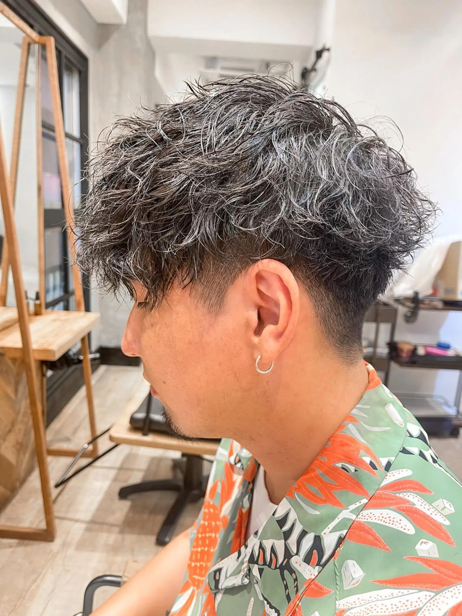 ショート パーマ メンズ メンズパーマ ツイストスパイラルパーマ スパイラルパーマ カット パーマ トリートメント ヘアセット 新宿メンズ専門 モテ清潔感パーマ特化のヘアスタイル