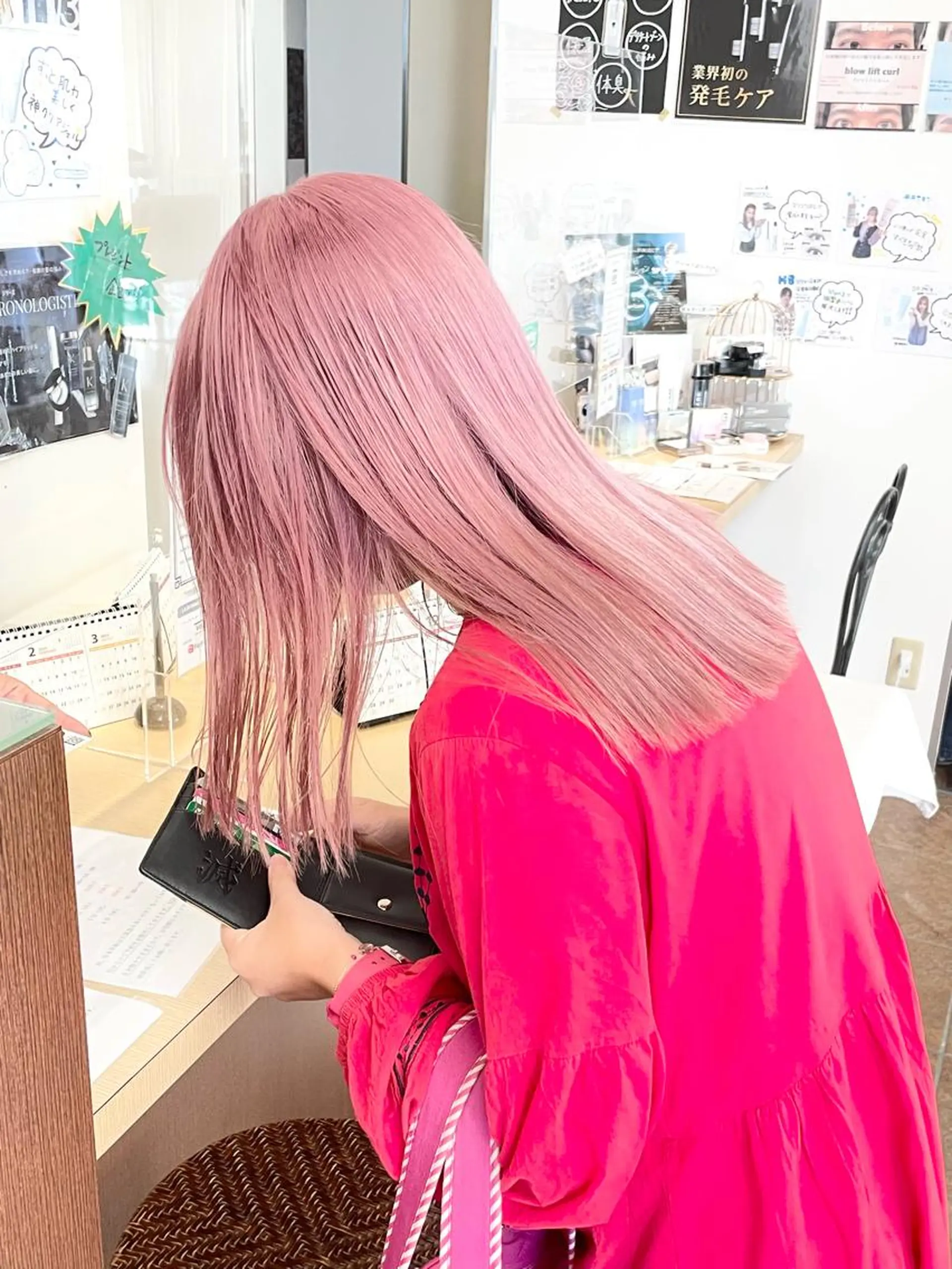 セミロング ヘアカラー トリートメント ダメージレスブリーチ HIROSHIのヘアスタイル