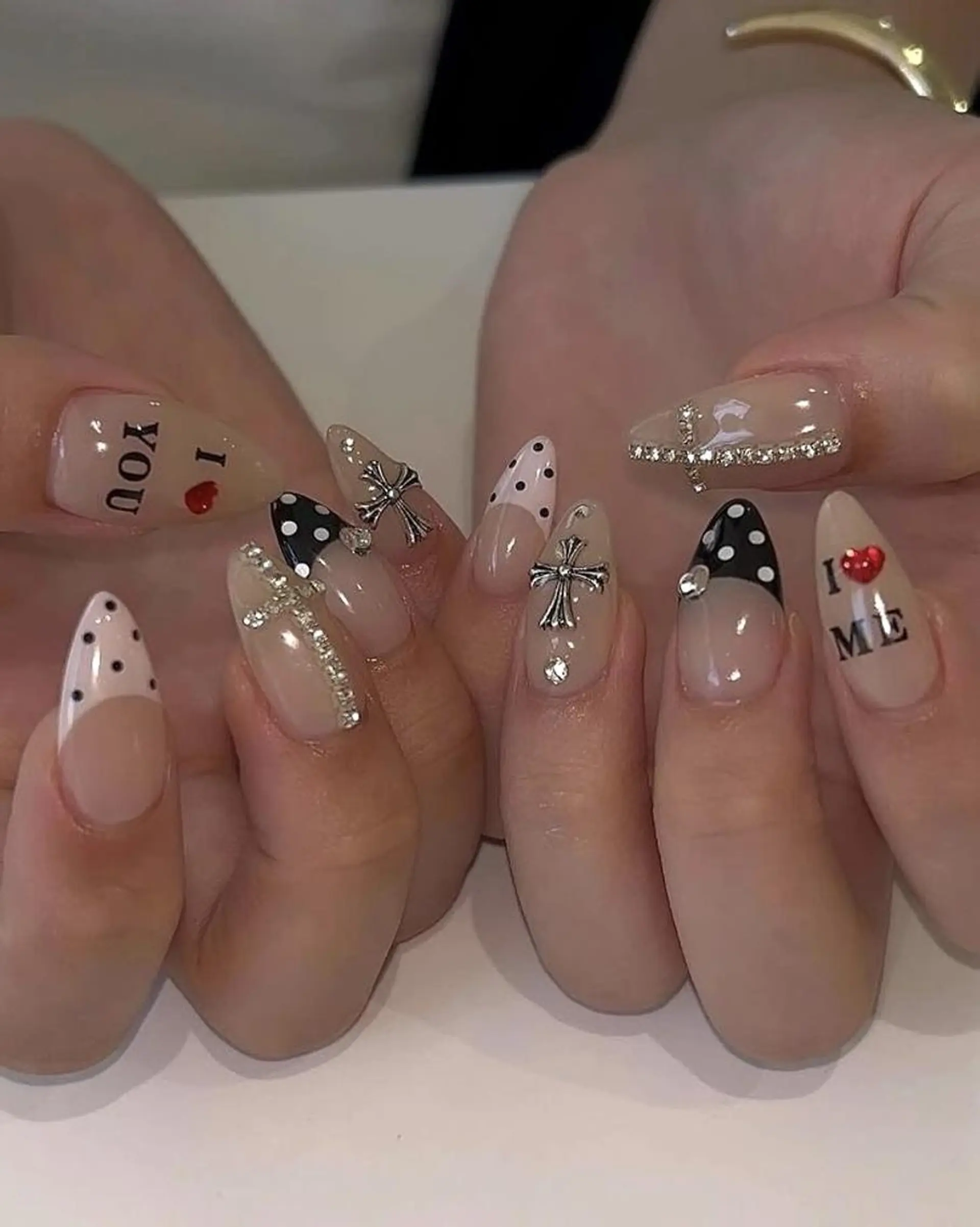 ネイル 長さ出し グラデーション 卒業式 キラキラネイル マグネットネイル アンアンBelle Nail 池袋のネイルデザイン