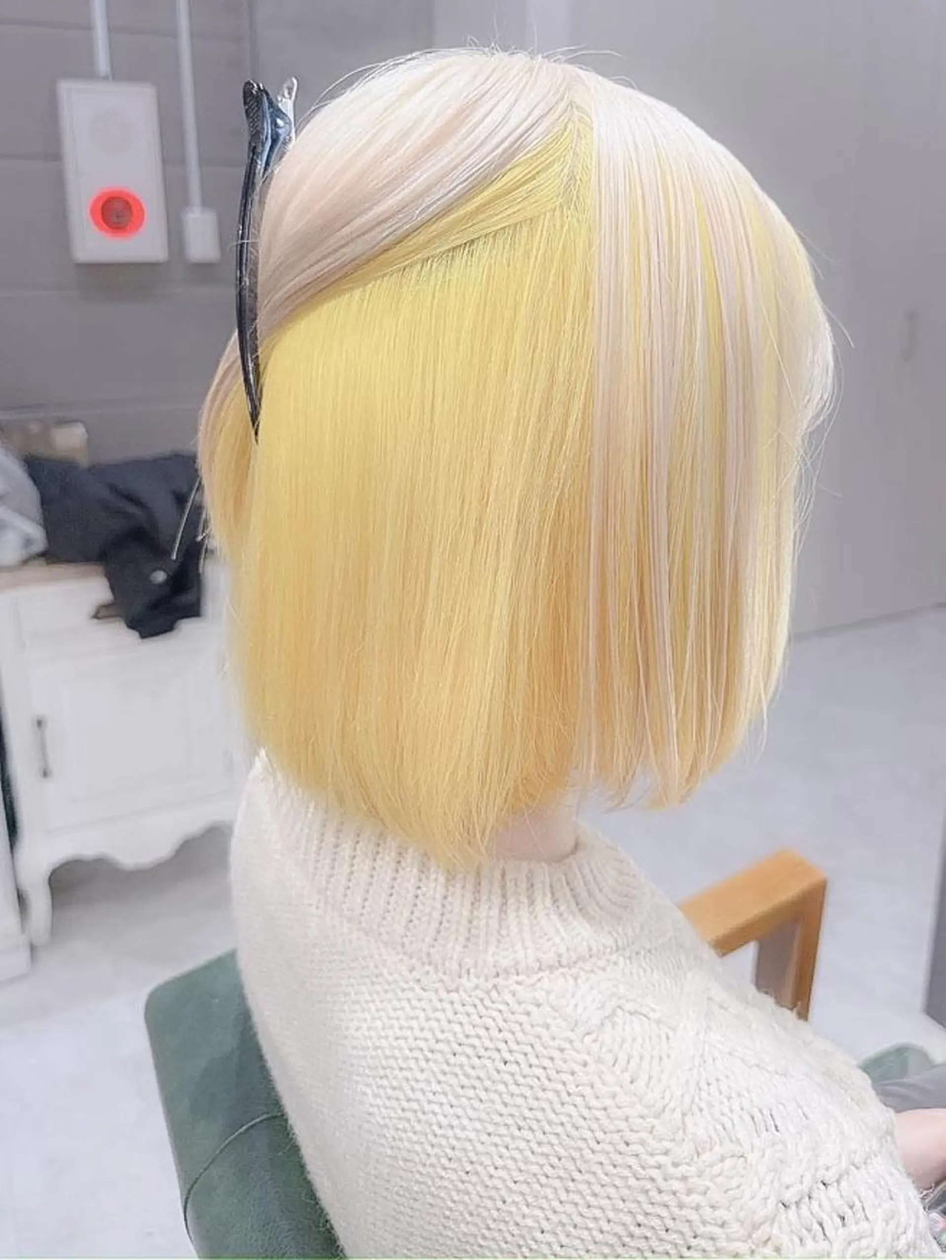 ショート カラー ブリーチ ダブルカラー インナーカラー イエローカラー ボブ モテ髪透明感❤️ デイズヘアカラーのヘアスタイル