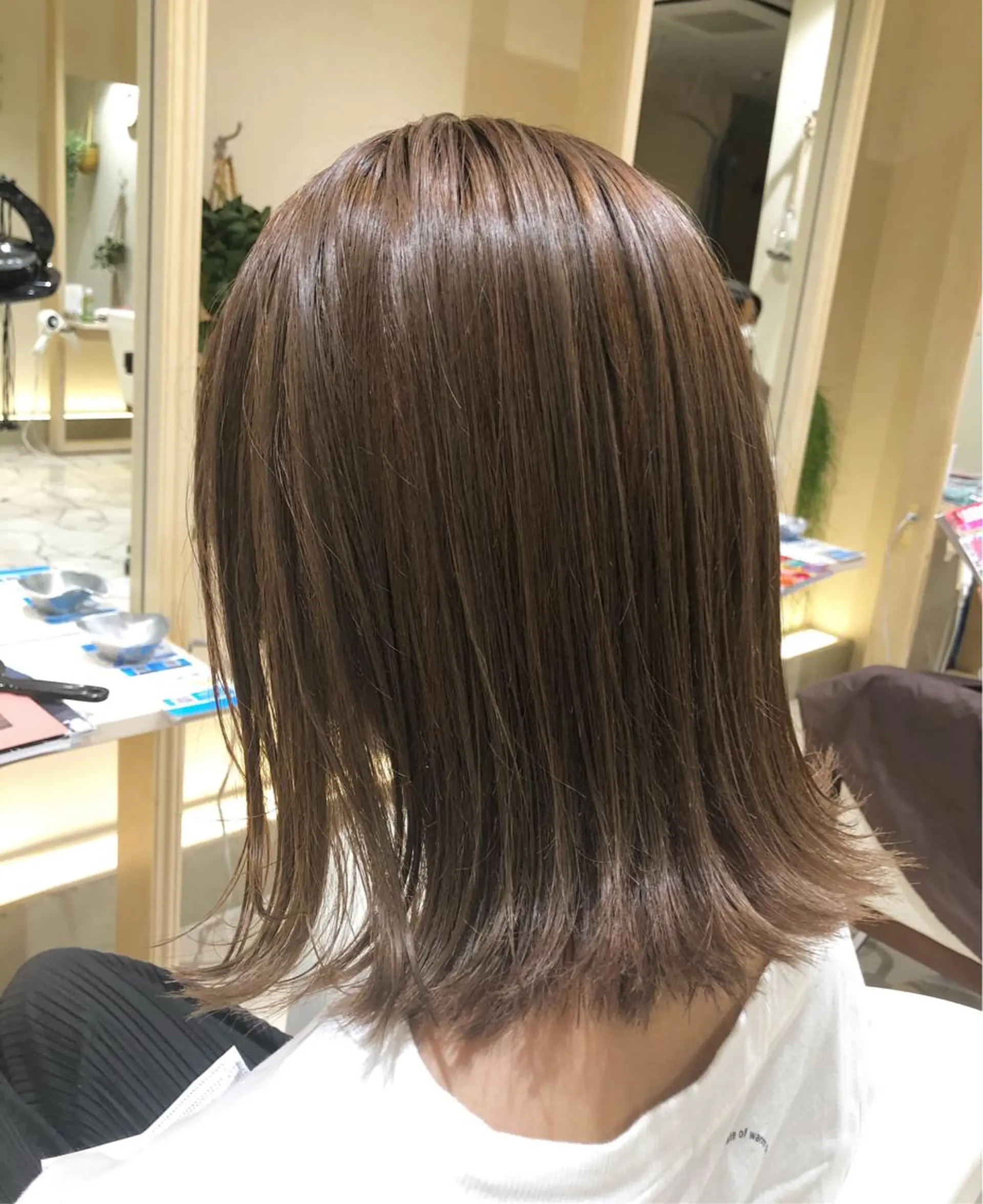 ミディアム カラー ベージュカラー ミルクティーベージュ トリートメント 大岩 茉愉のヘアスタイル