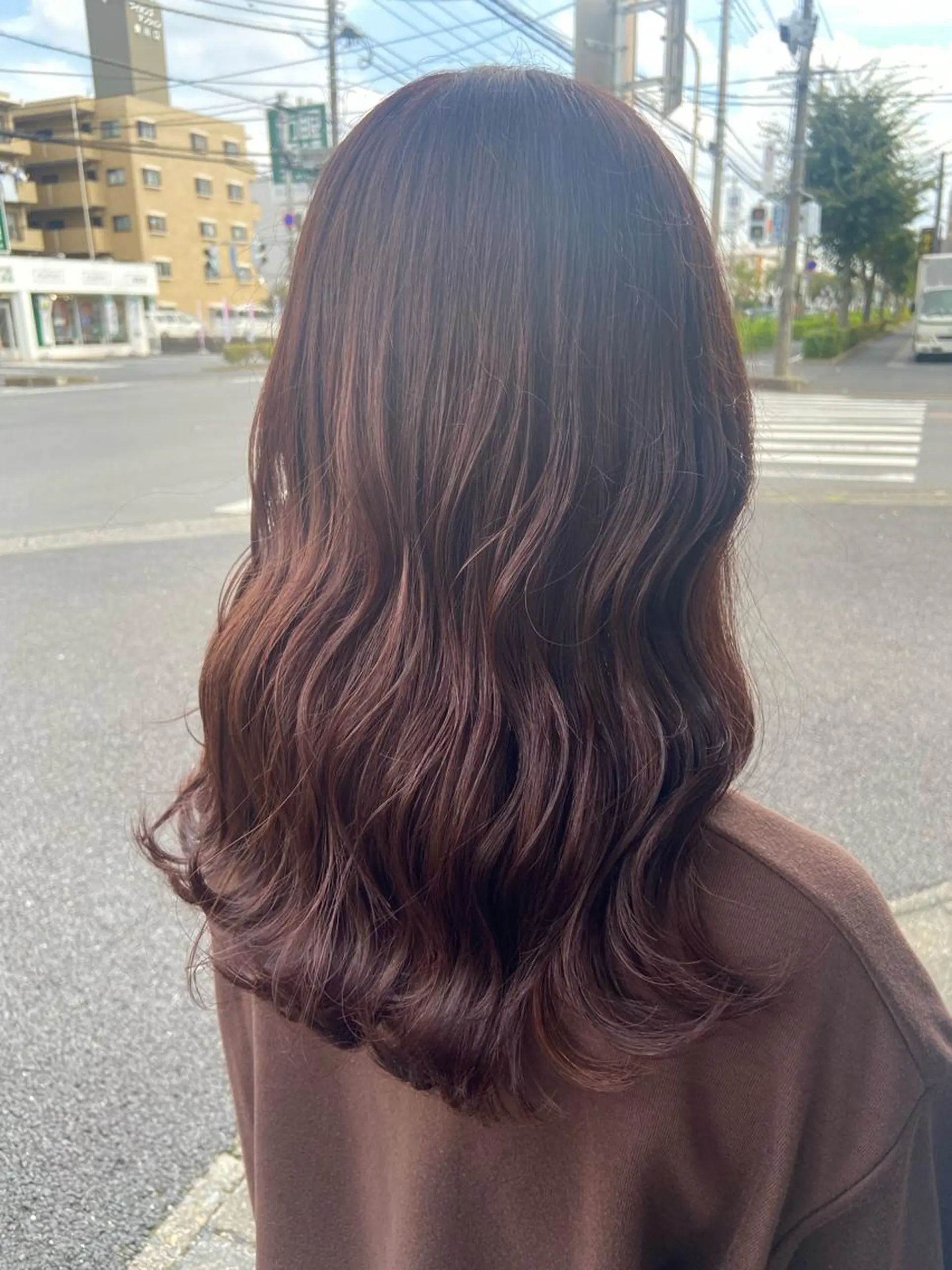 セミロング ヘアカラー yond所属・ハラダ ヒナミのヘアスタイル