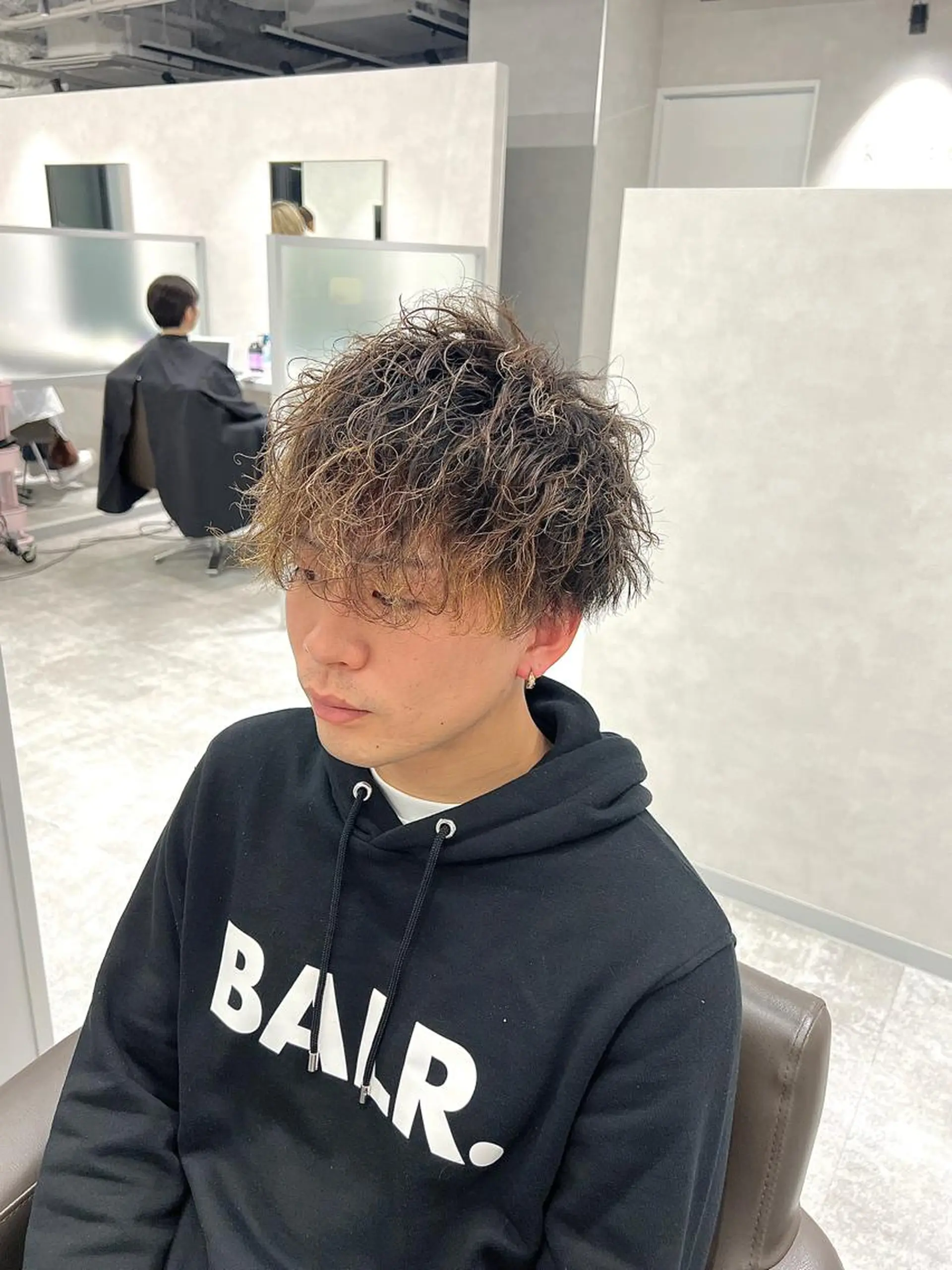 ショート カラー パーマ メンズ 関西センターパート メンズモデル募集のヘアスタイル