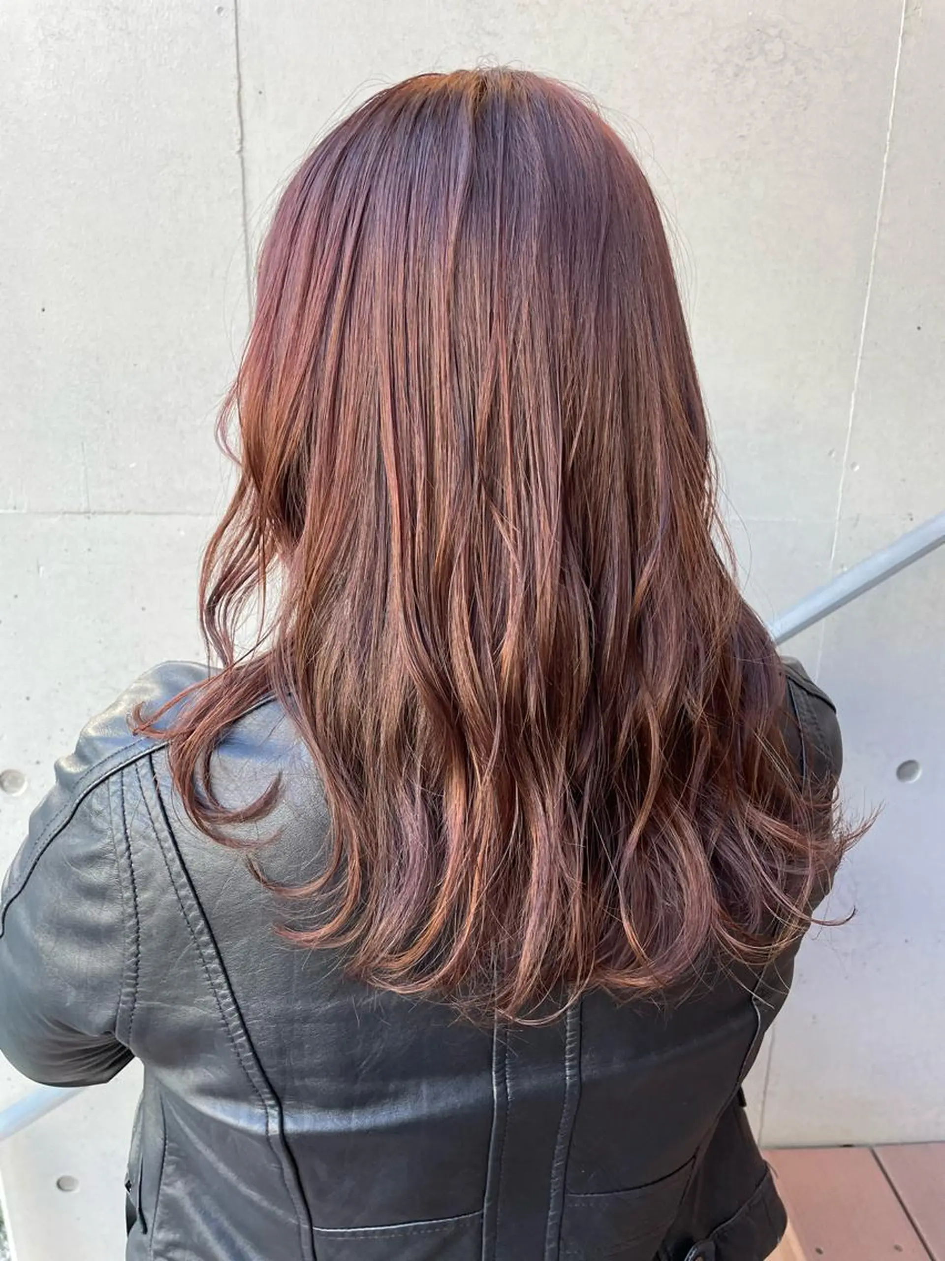 セミロング カラー ブリーチ ブリーチなしカラー 庄司 美佑樹のヘアスタイル