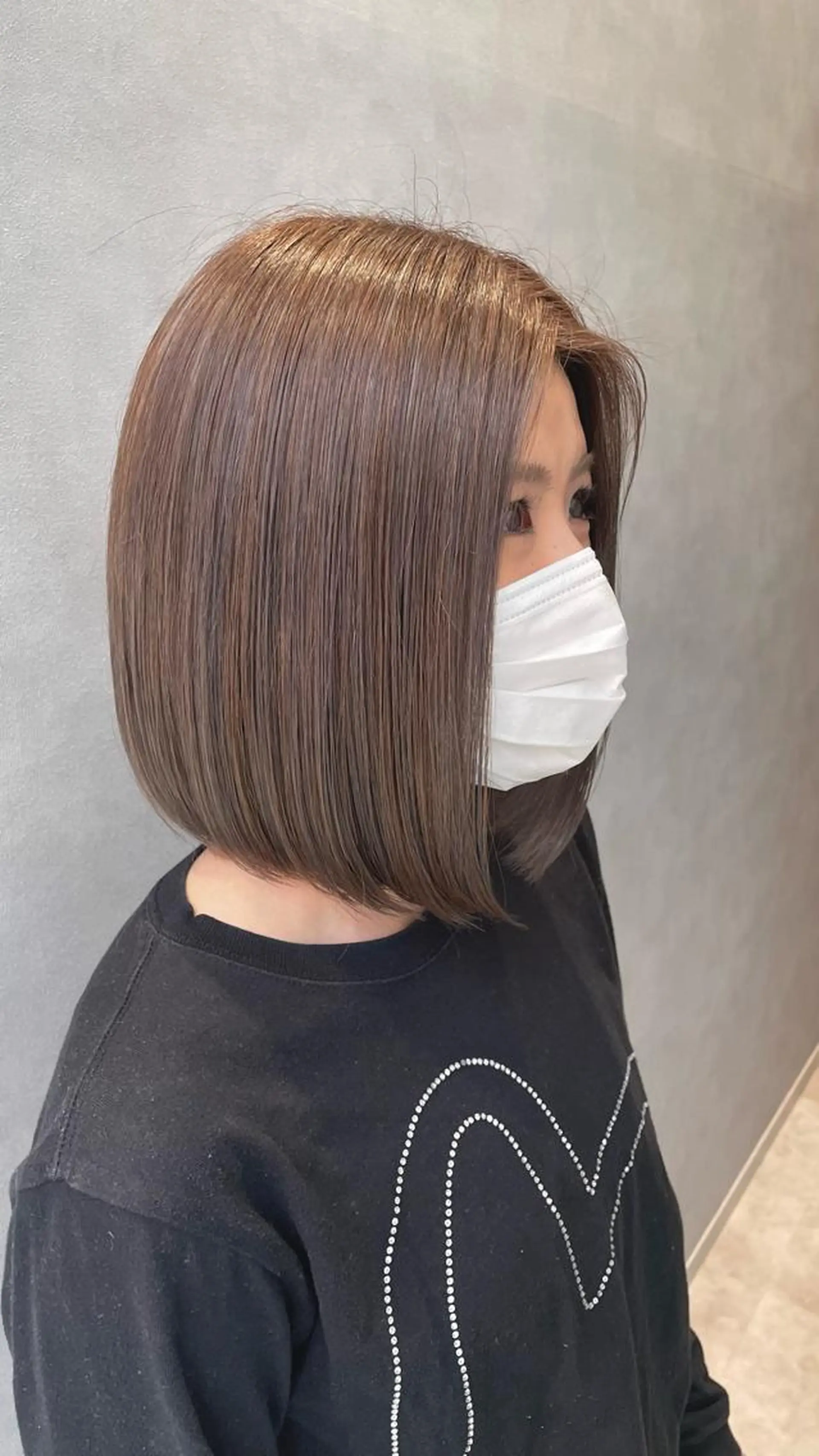 ショート カラー グレージュ ハイライトカラー ハイトーンカラー ボブ ハイライト カット ヘアカラー ヘアセット 韓国メンズヘア　ミル クティボブ　足立佳代のヘアスタイル