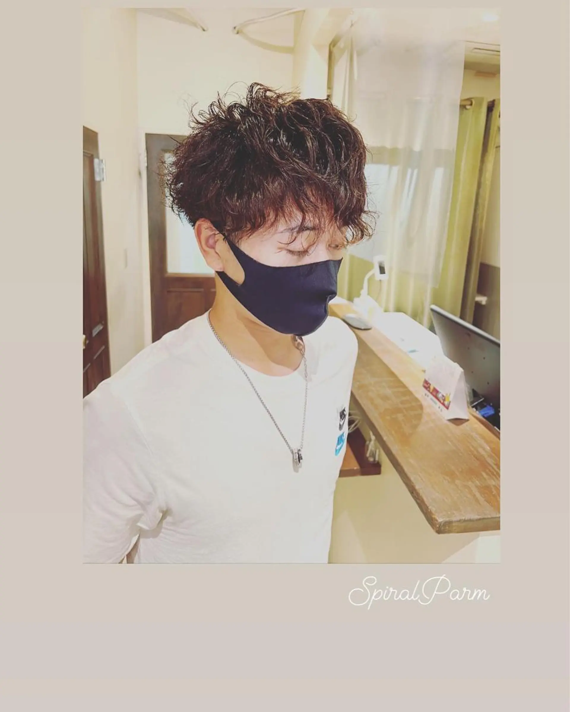 ショート パーマ メンズ メンズパーマ スパイラルパーマ ハイライト/インナー /ブリーチ/レイヤーのヘアスタイル