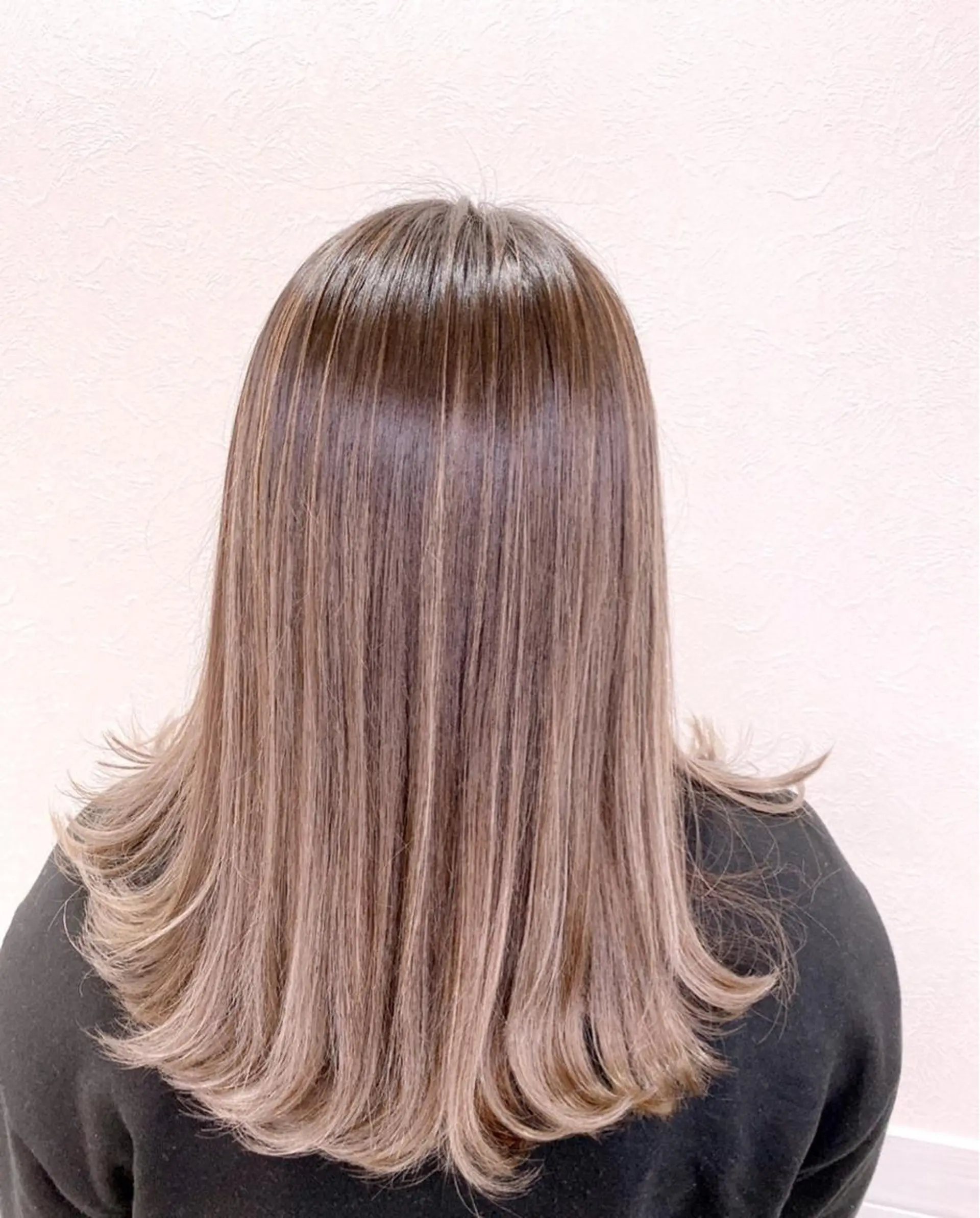 ロング カラー バレイヤージュ ブリーチ ダブルカラー グラデーションカラー ハイライトカラー ヘアカラー hair salon mementoのヘアスタイル