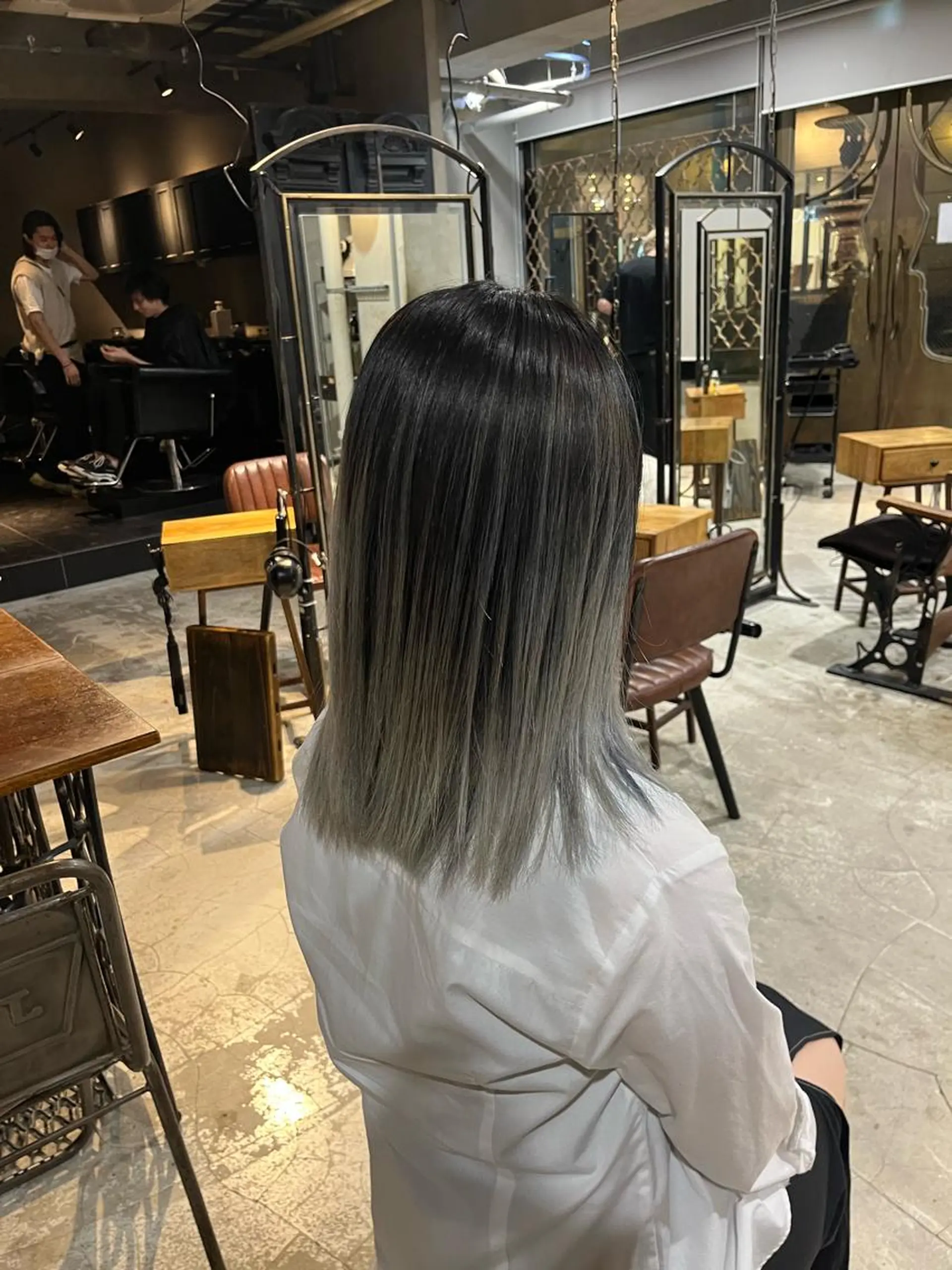 セミロング カラー バレイヤージュ シルバー ホワイトシルバー レイヤーカット DX所属・✨メンズスタイル✨ Daiのヘアスタイル