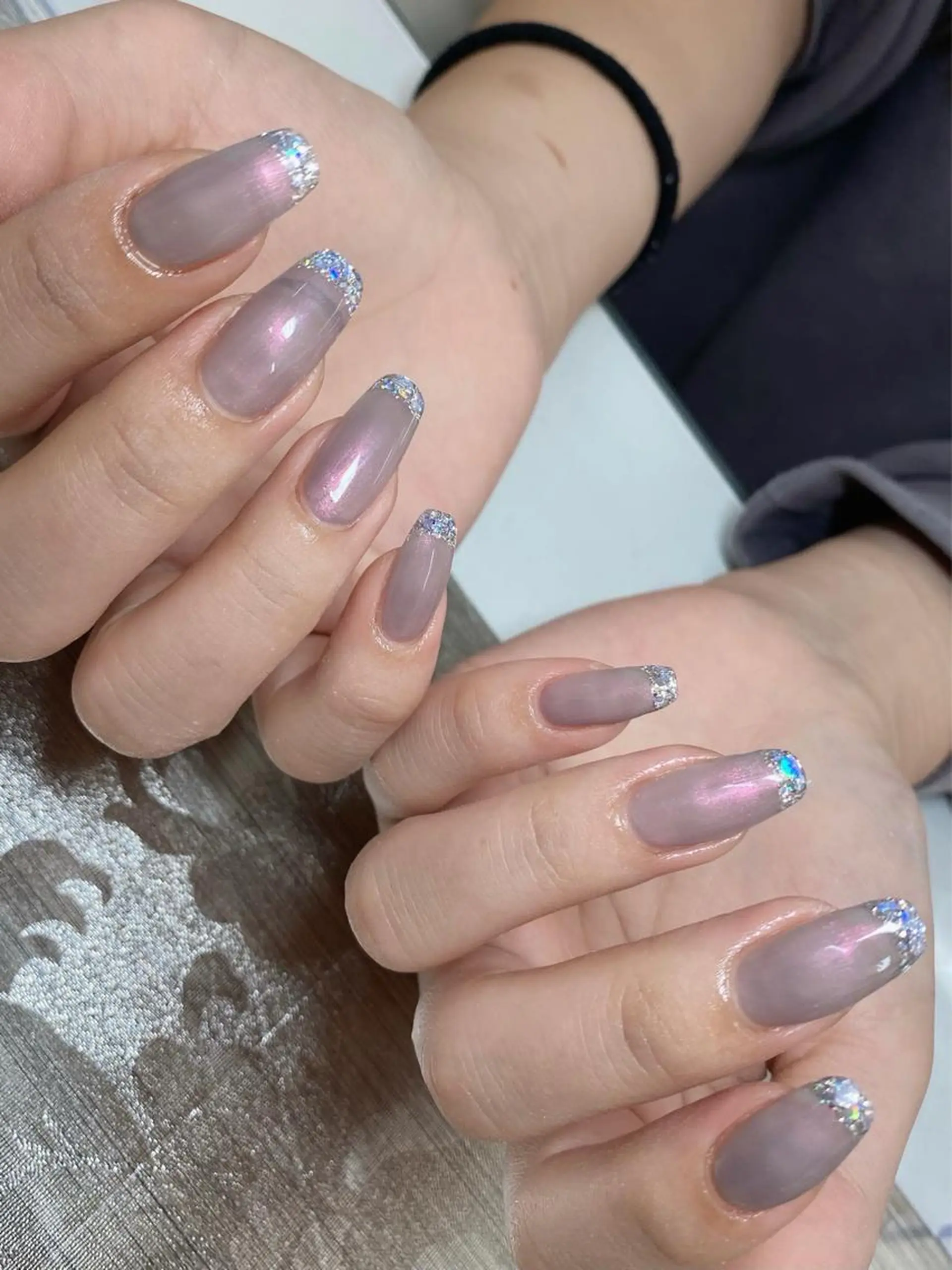 ネイル ハンドネイル I-nailロング /ワンホン/キラキラのネイルデザイン