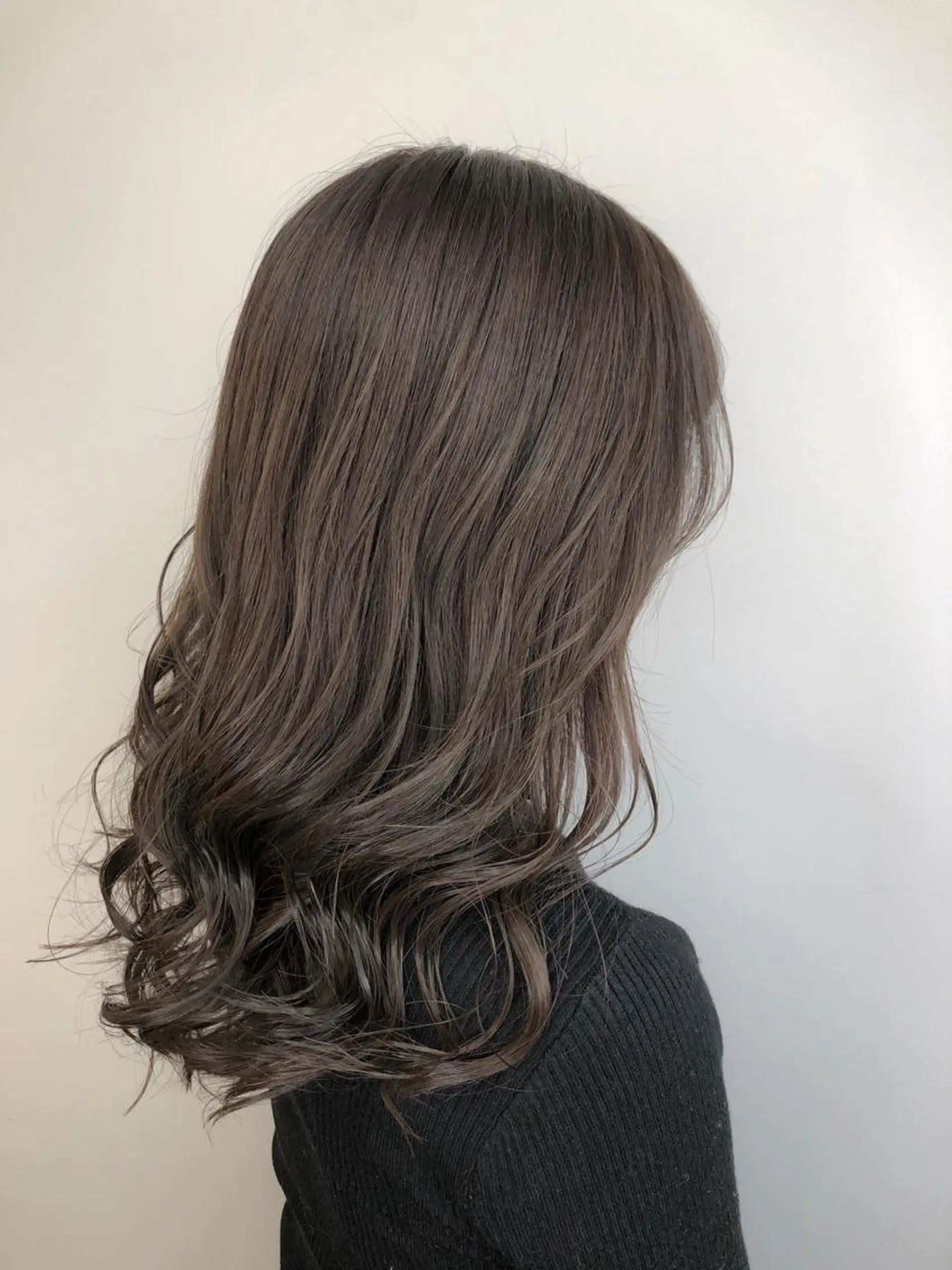 セミロング カラー エドルカラー グレージュ オリーブグレージュ オリーブグレー SALOWIN神戸三宮East店所属・【透明感、艶髪】西村 有司のヘアスタイル