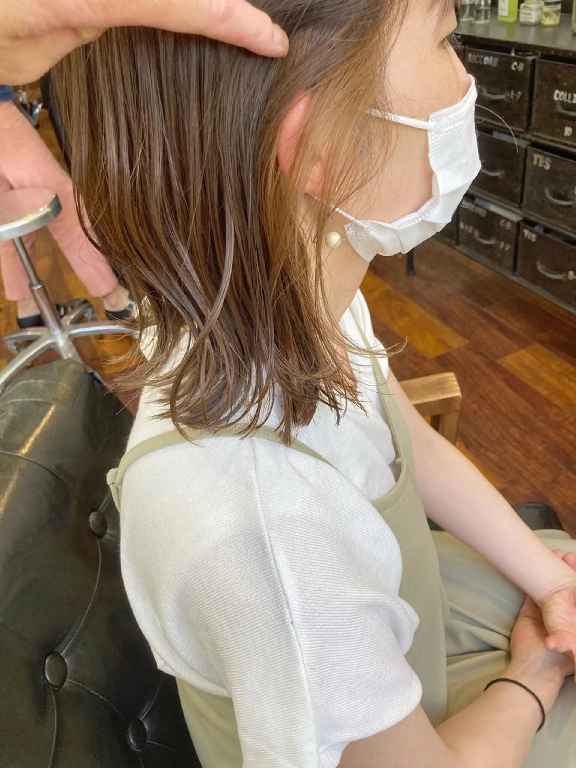 ミディアム カラー ベージュカラー ミルクティーベージュ セピアベージュ カット ヘアカラー 小木曽智美 /ボブ/ショートのヘアスタイル