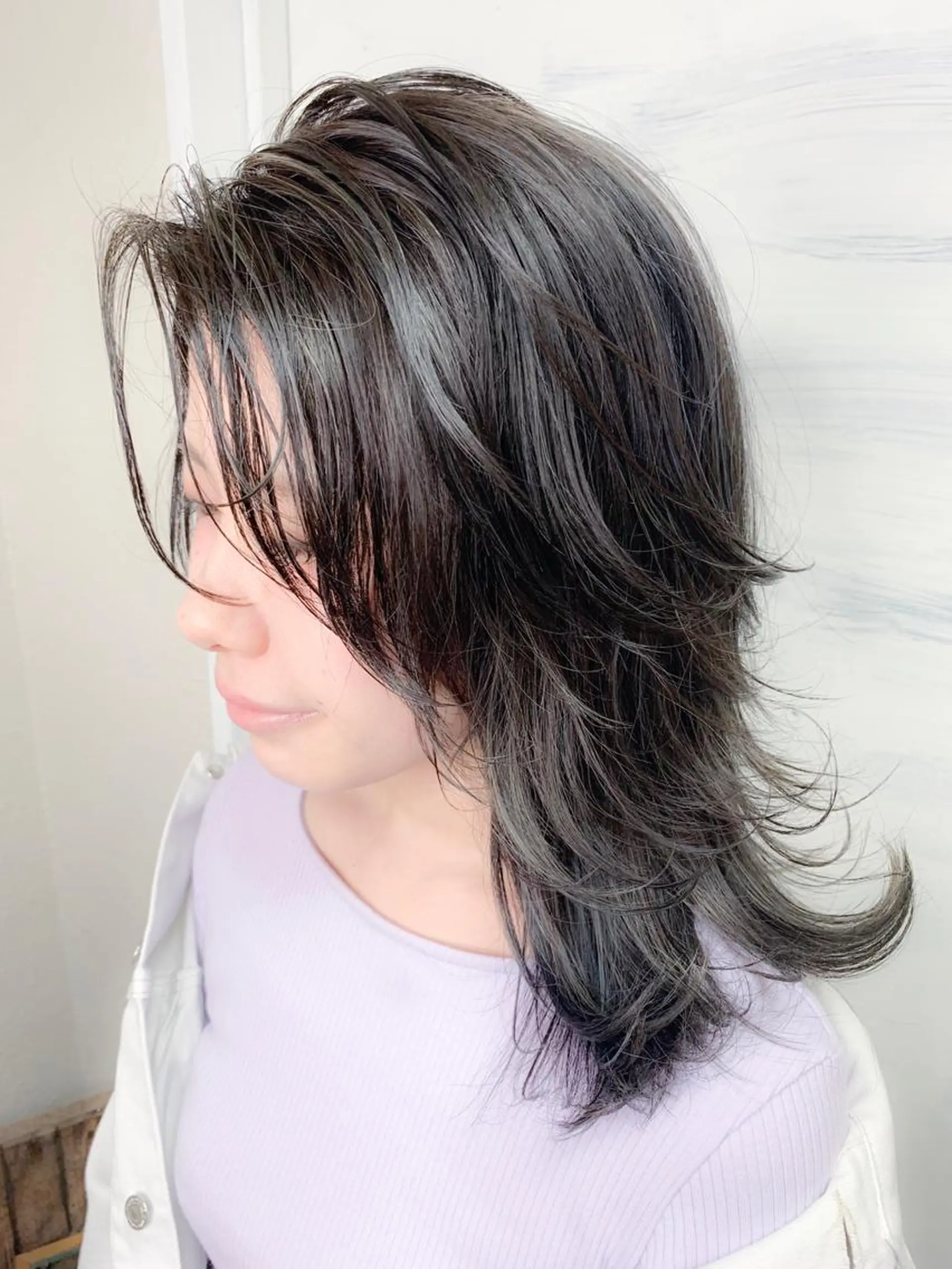 ミディアム カラー アディクシーカラー ハイライトカラー ハイライト ウルフカット ヘアカラー BOX mico.のヘアスタイル