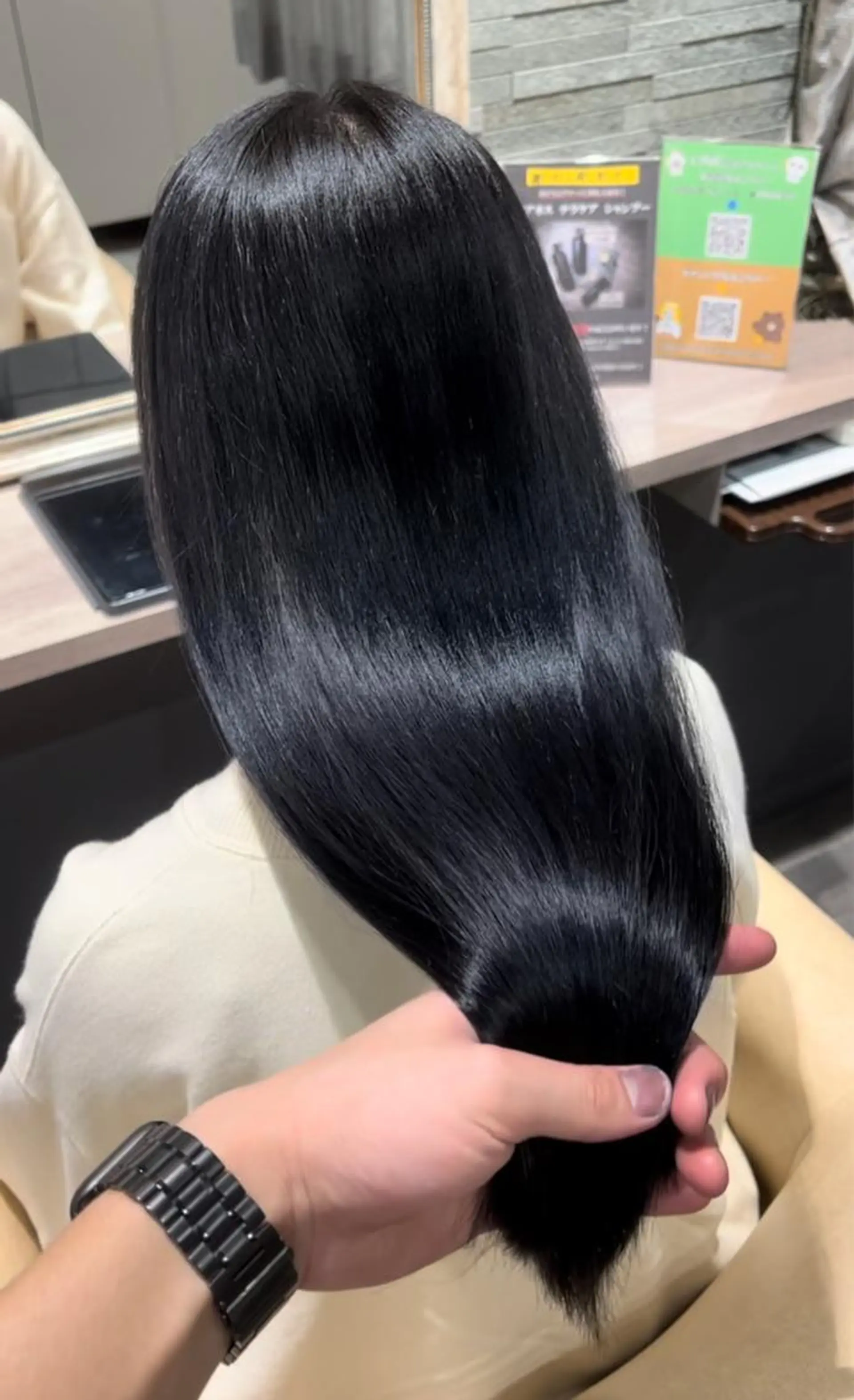 ロング カラー アッシュ 透明感カラー カット ヘアカラー トリートメント 西林麗雄4月 空きあります！のヘアスタイル