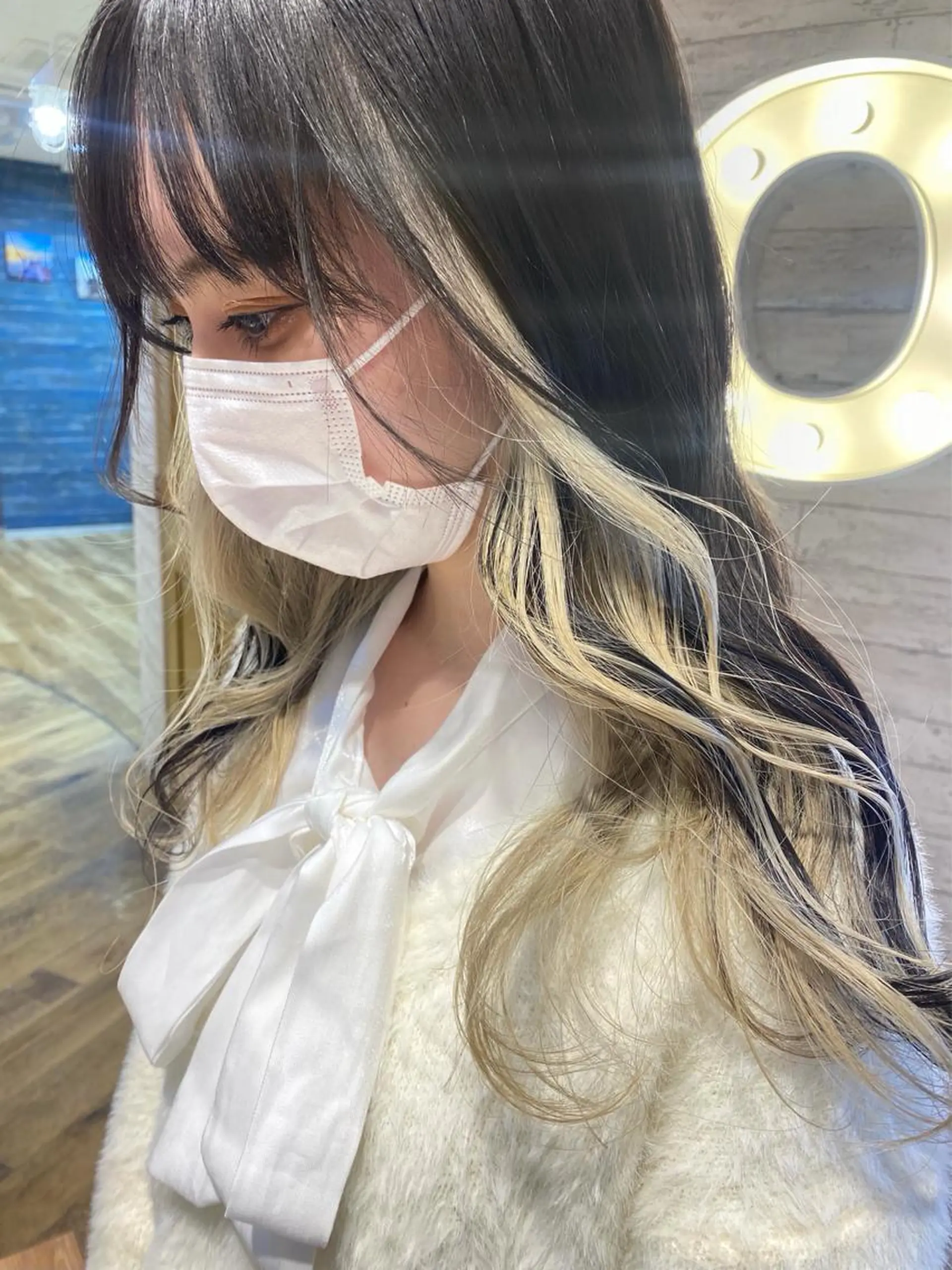 カラー 抜きっぱなしブロンド 中村 彩夏のヘアスタイル