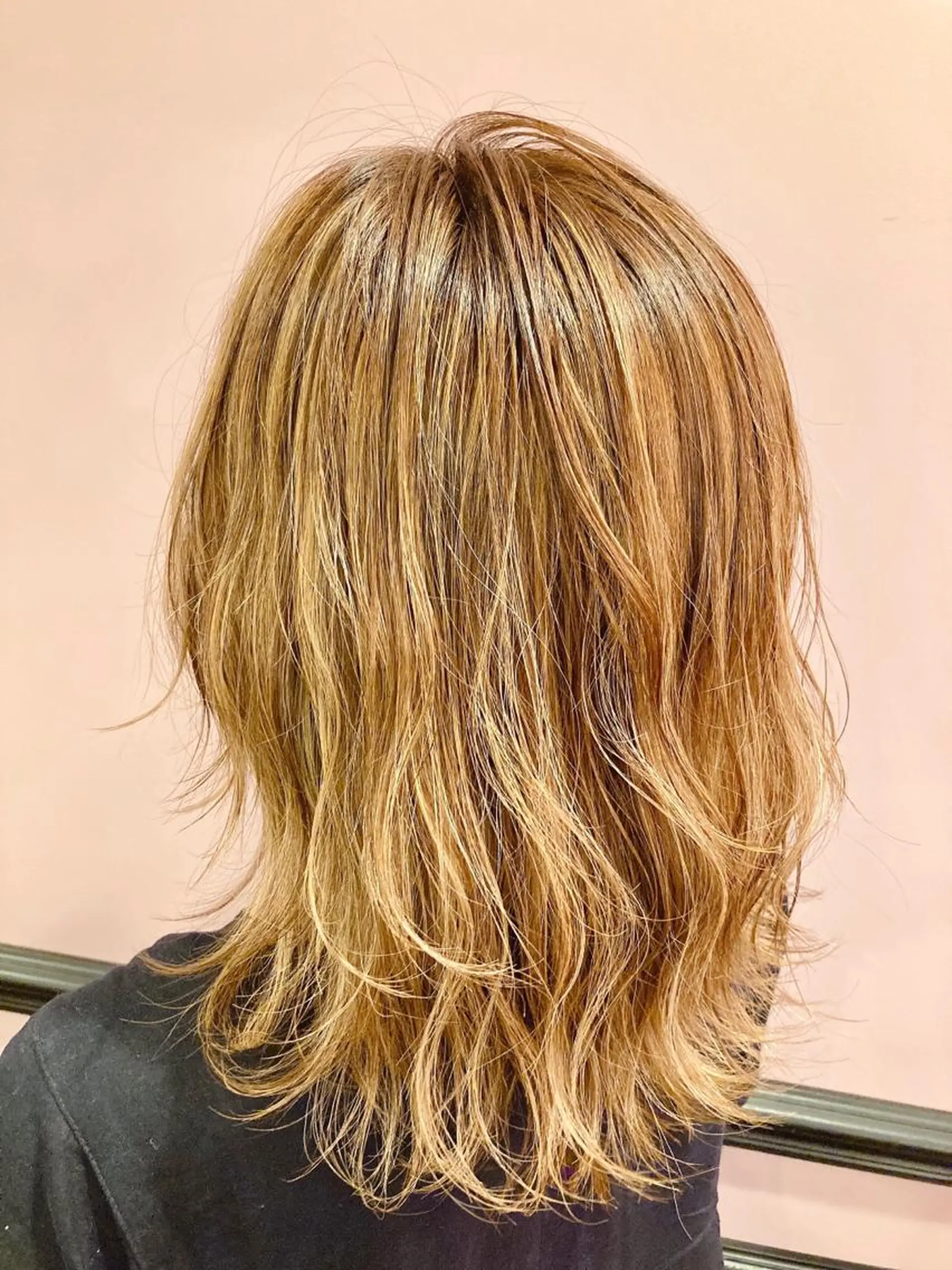 ミディアム カラー ベージュカラー ハイライトカラー イエローカラー ハイライト ヘアカラー トリートメント ✨髪質改善縮毛矯正✨ 宇田川修平のヘアスタイル
