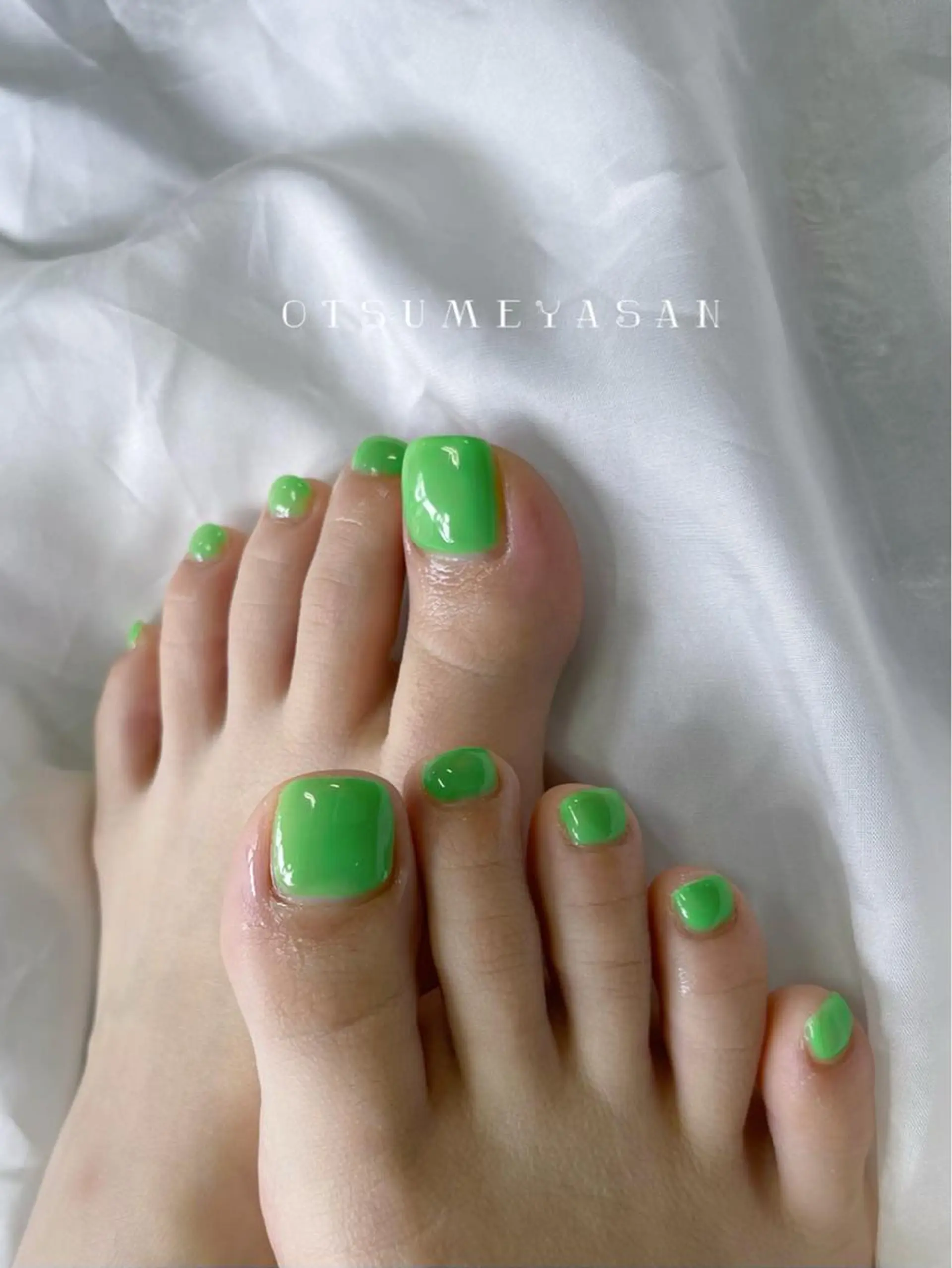 ネイル オーロラネイル ブルー ゴールド 韓国ネイル ラメ(グリッター) わたなべ ちかのネイルデザイン