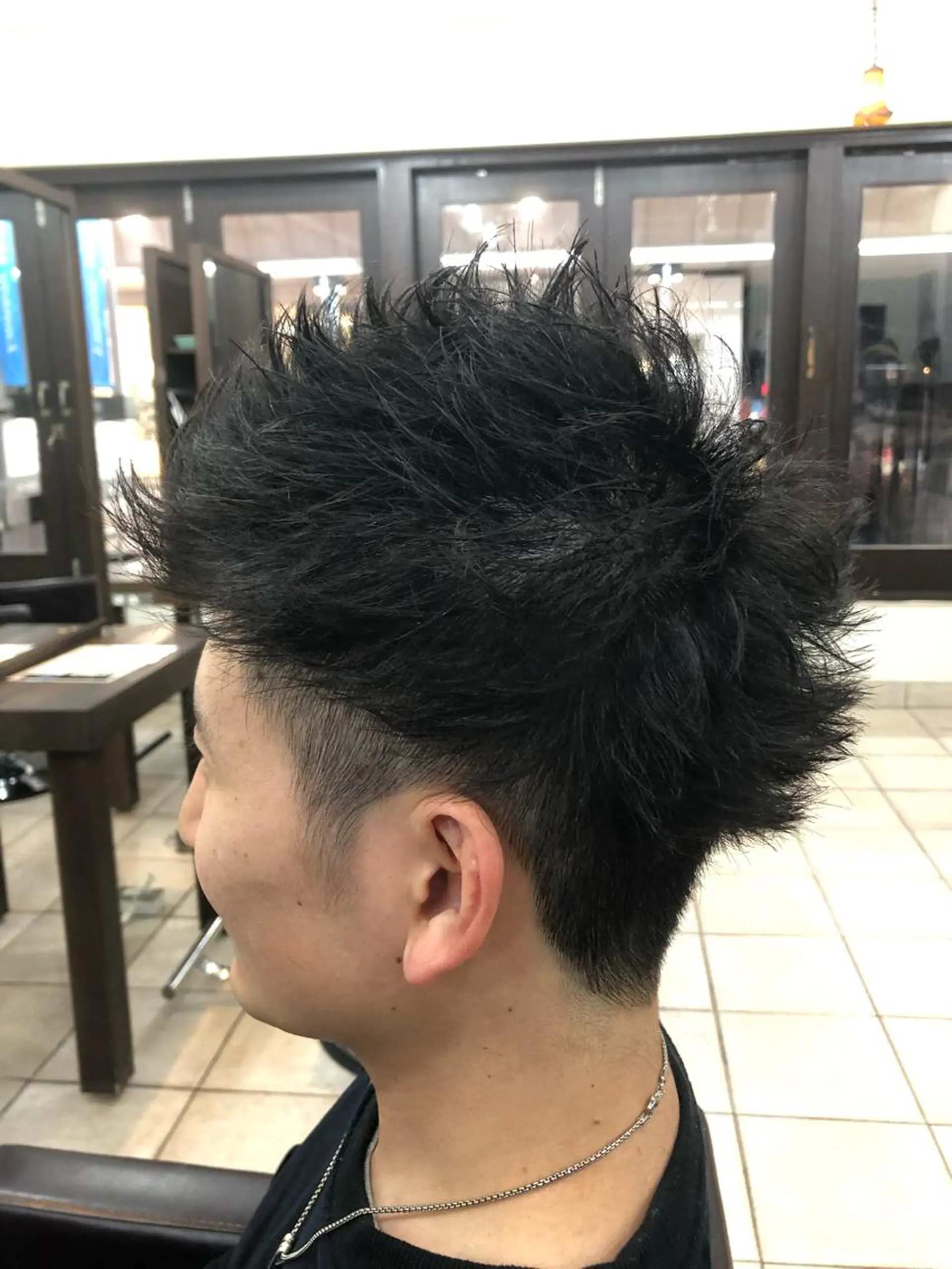 メンズ モヒカン カット カ レラのヘアスタイル
