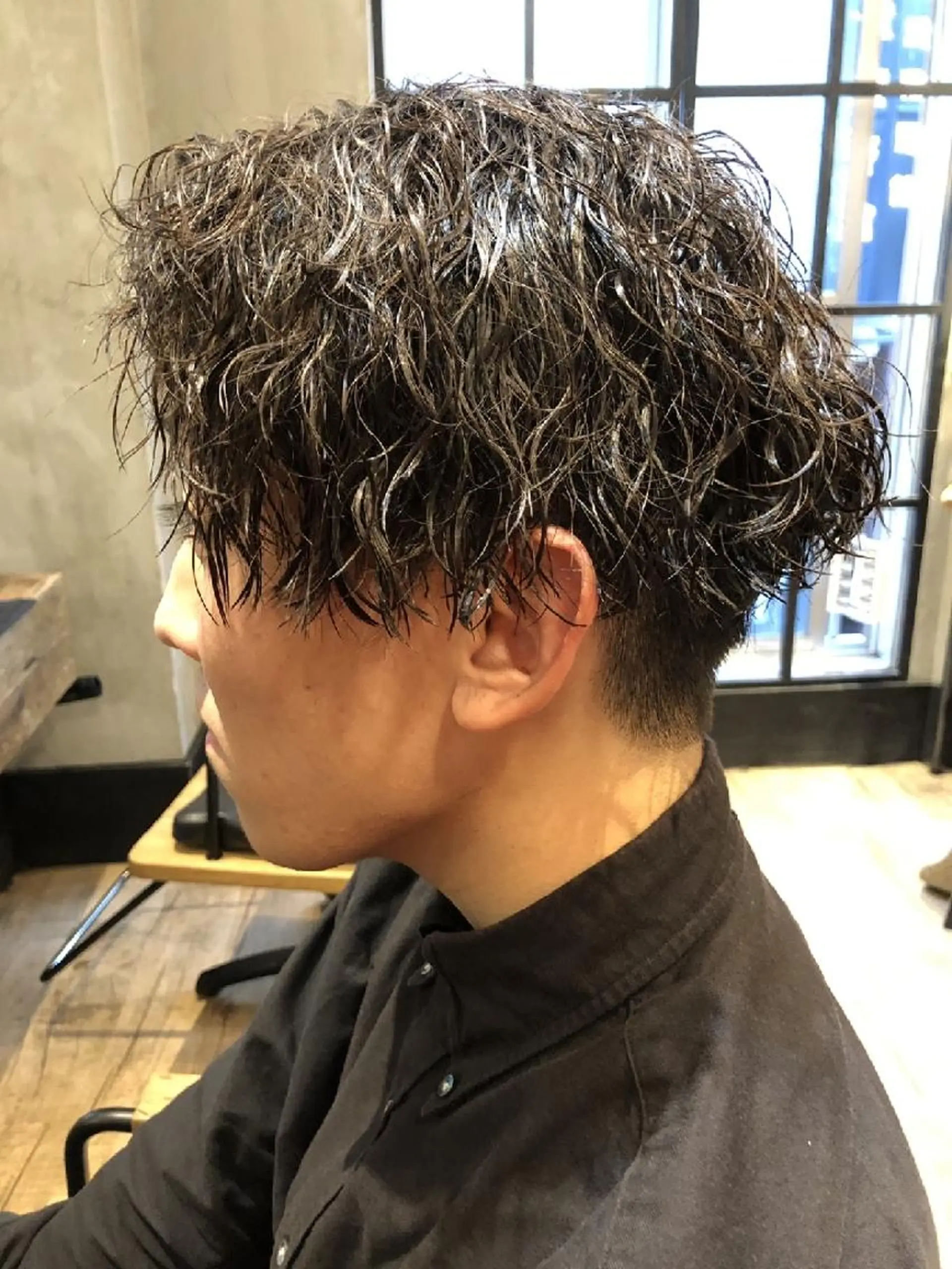 ショート パーマ メンズ メンズパーマ ツイストスパイラルパーマ スパイラルパーマ カット パーマ トリートメント ヘアセット 新宿メンズ専門 モテ清潔感パーマ特化のヘアスタイル