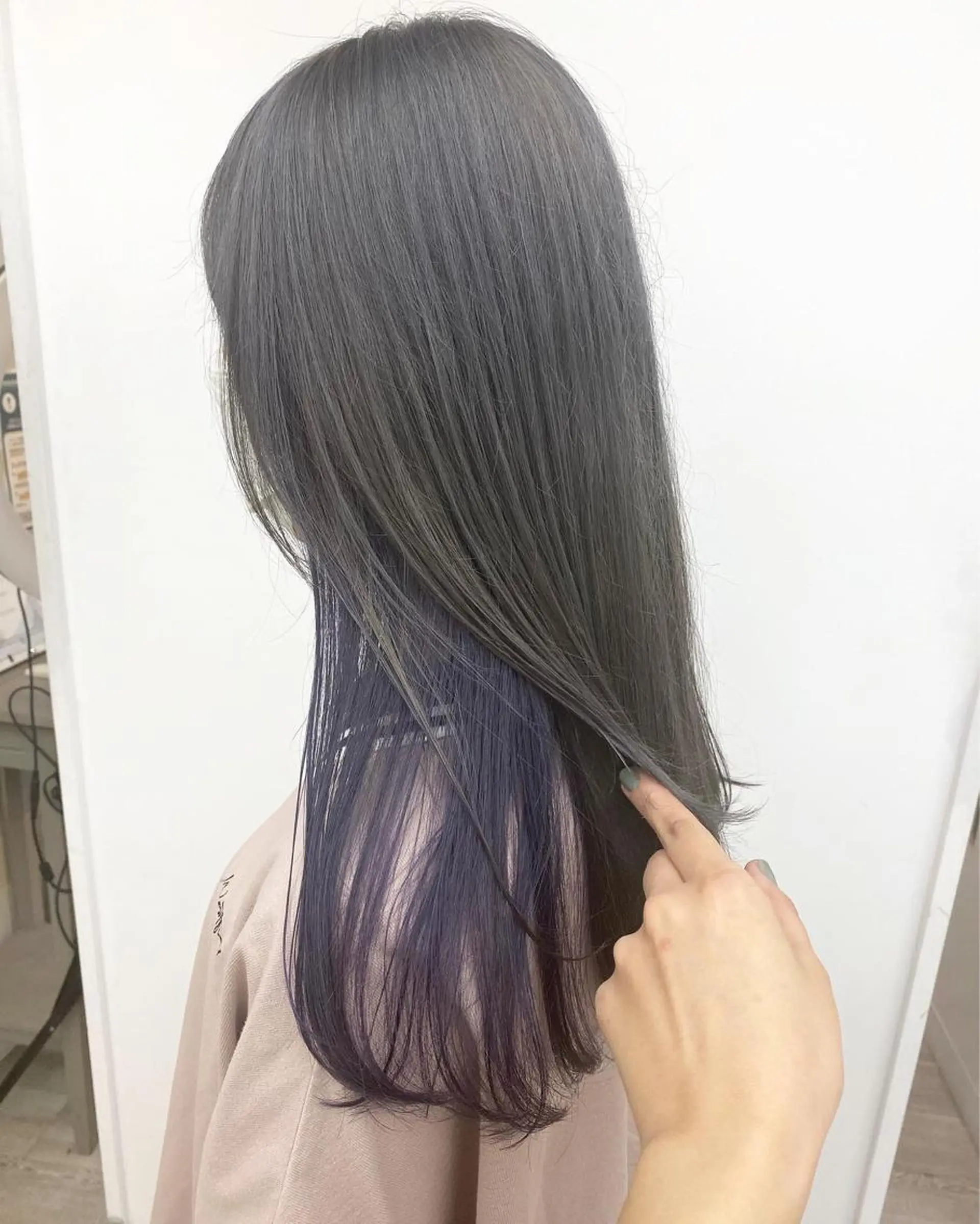 ロング カラー アッシュ アッシュグレー アッシュグレージュ ブリーチ ブルーカラー ヘアカラー トリートメント B3 SHARE SALON【ビースリーシェアサロン】所属・☀️透明感color KURO☀️のヘアスタイル