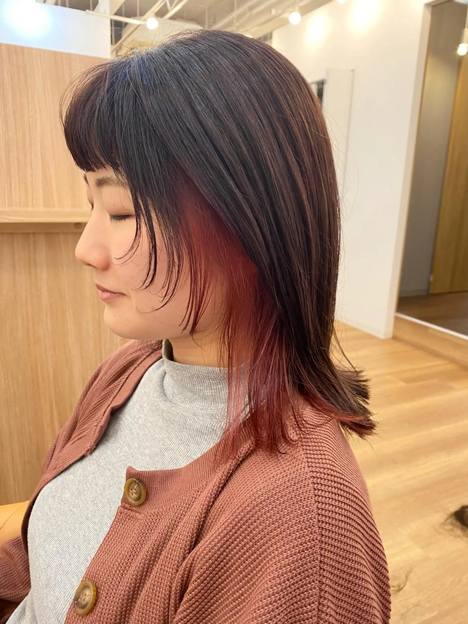 セミロング カラー インナーカラー ピンクカラー 林 瑠夏のヘアスタイル