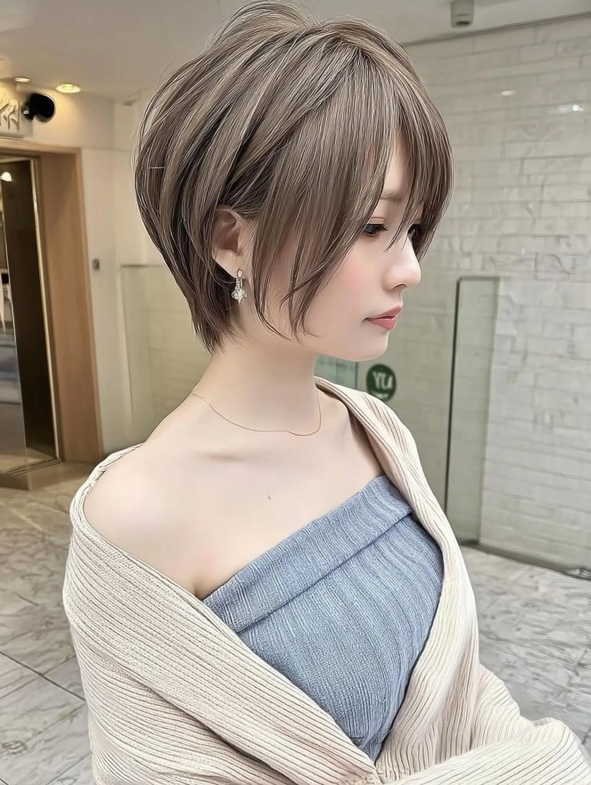 ショート カット ヘアカラー トリートメント 青木 りおのヘアスタイル