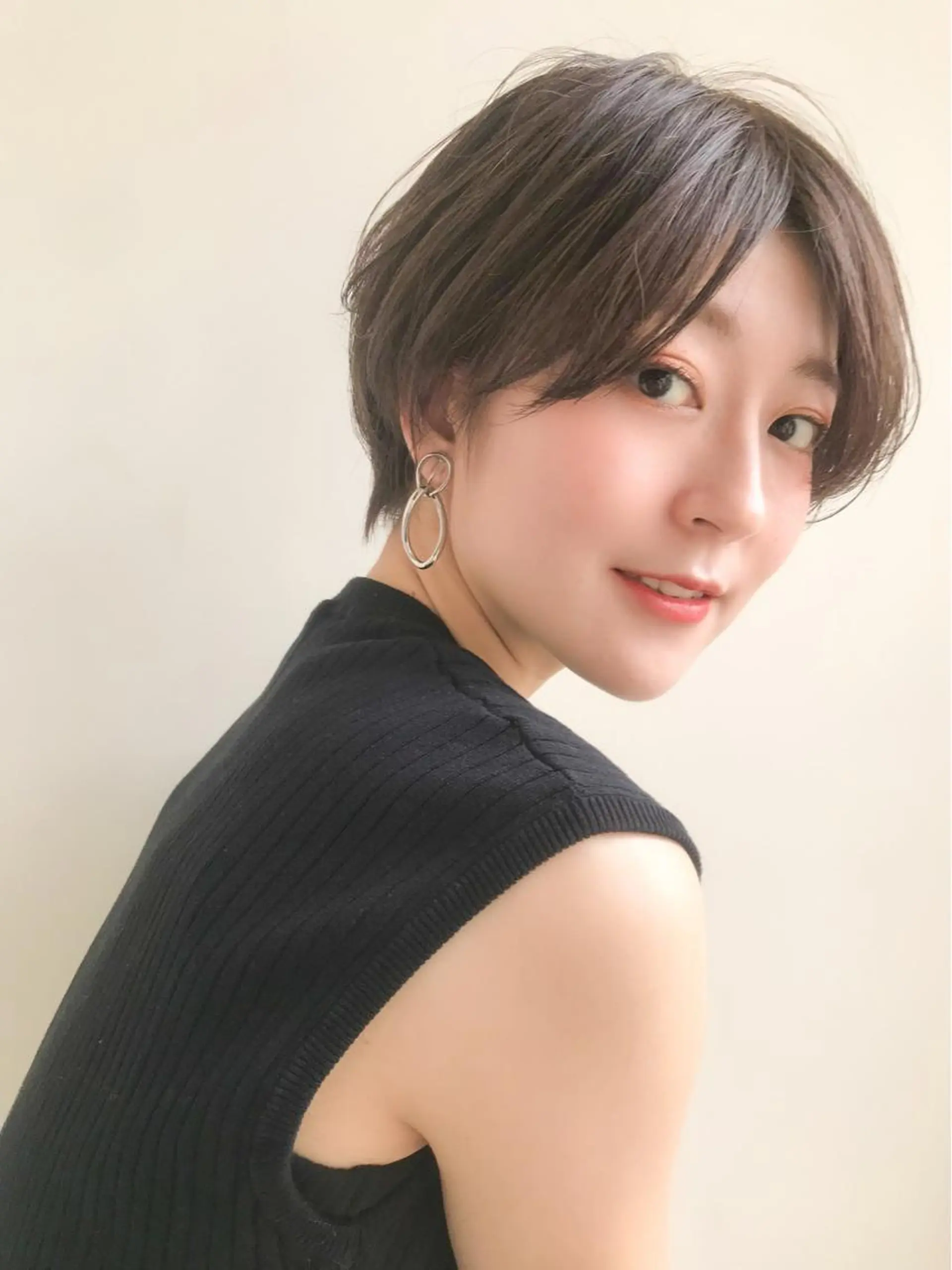ショート カット ヘアカラー トリートメント イメチェンカット✂️ 錦糸町佐藤店長のヘアスタイル