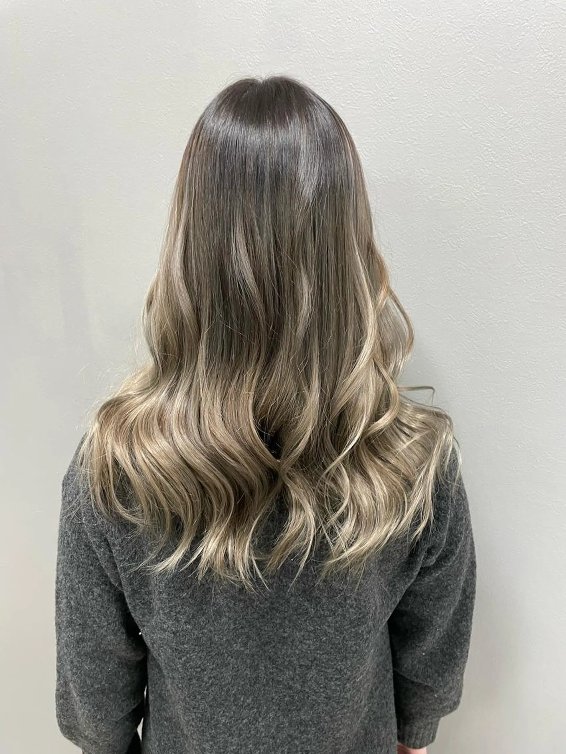 セミロング レイヤーカット 坪井 拓海のヘアスタイル