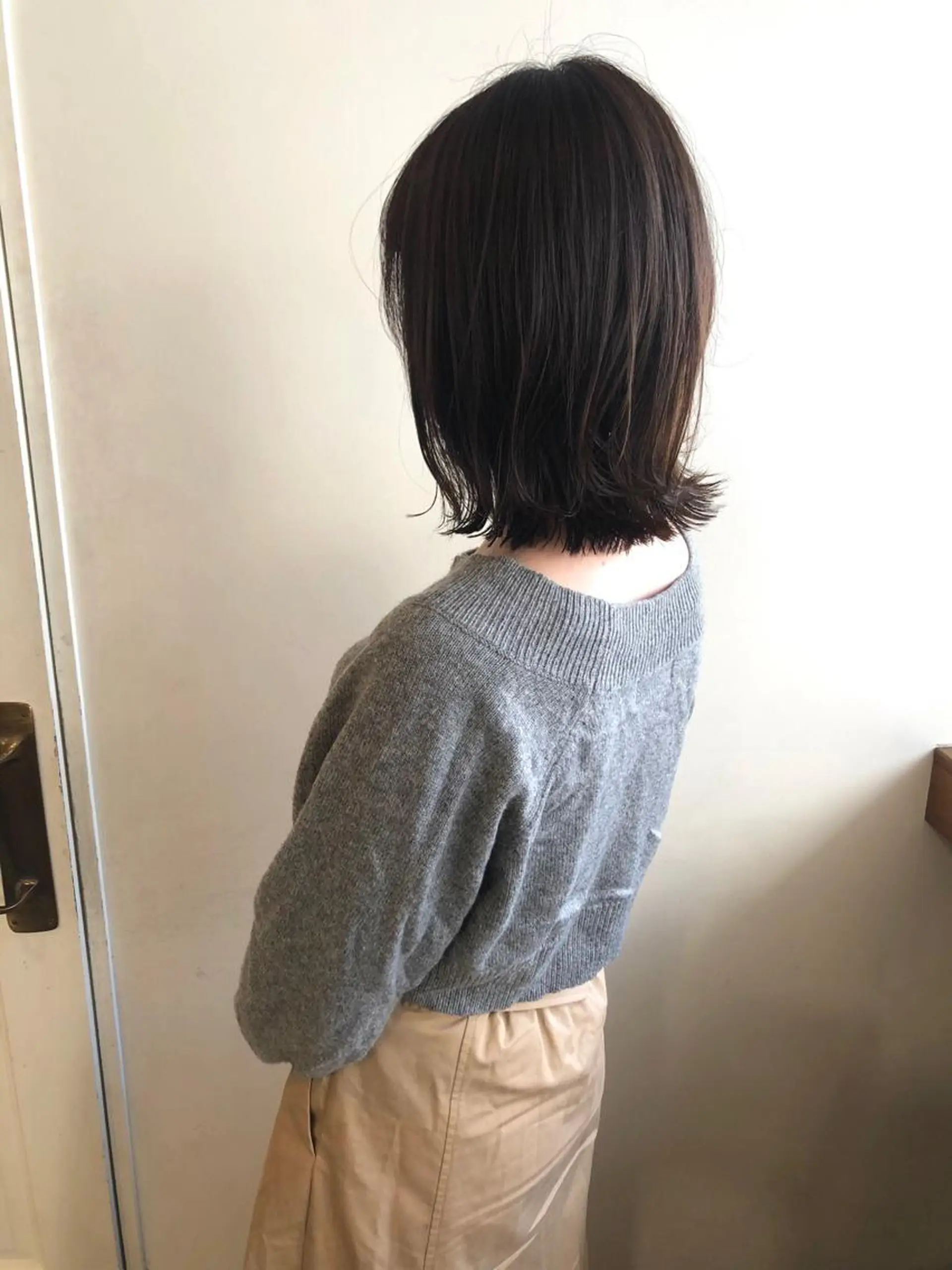 ミディアム カラー MIOベージュカラー 柔らかいカラーのヘアスタイル