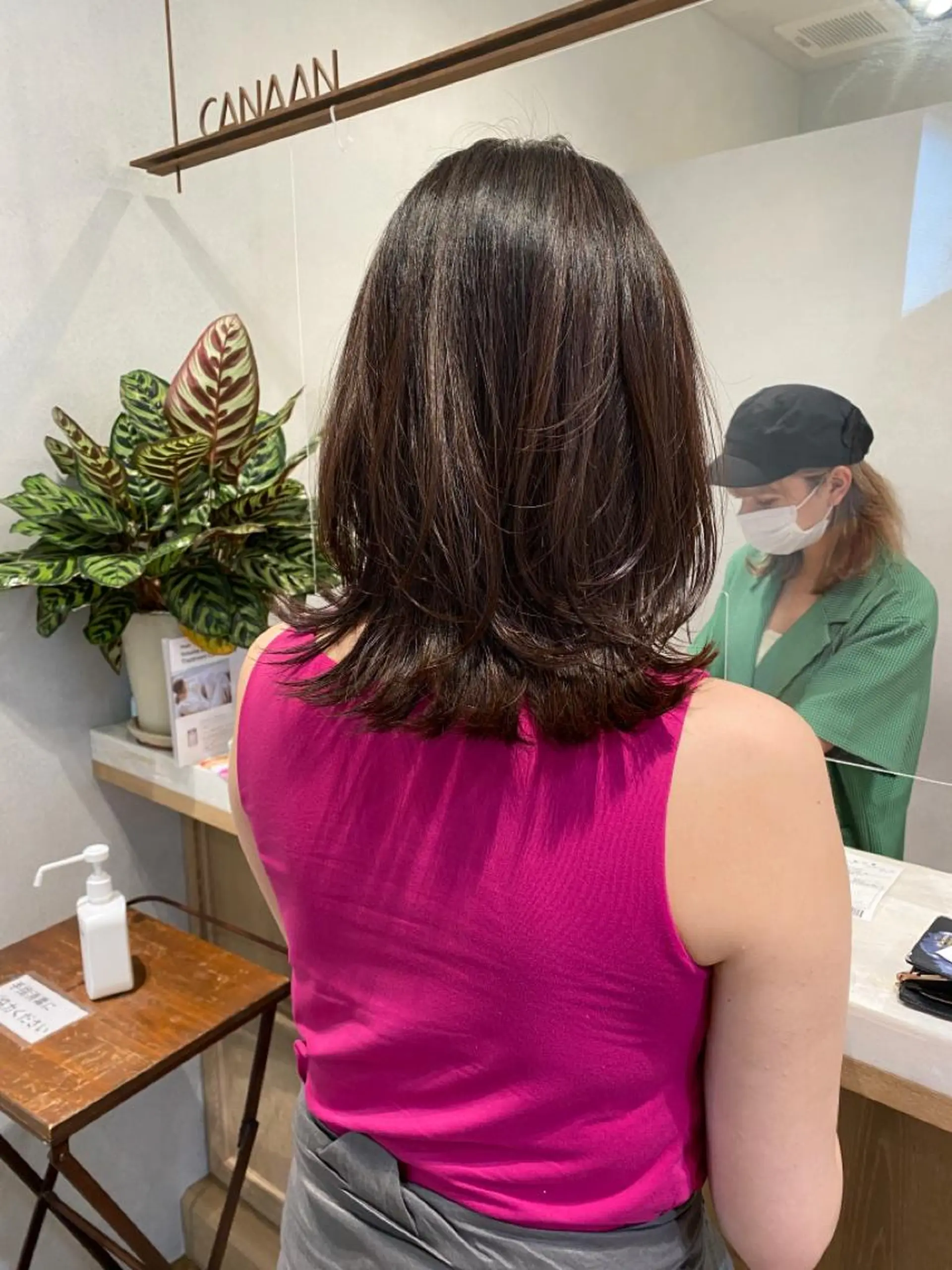 ミディアム レイヤーカット 顔骨格似合わせカット 乾陽菜のヘアスタイル