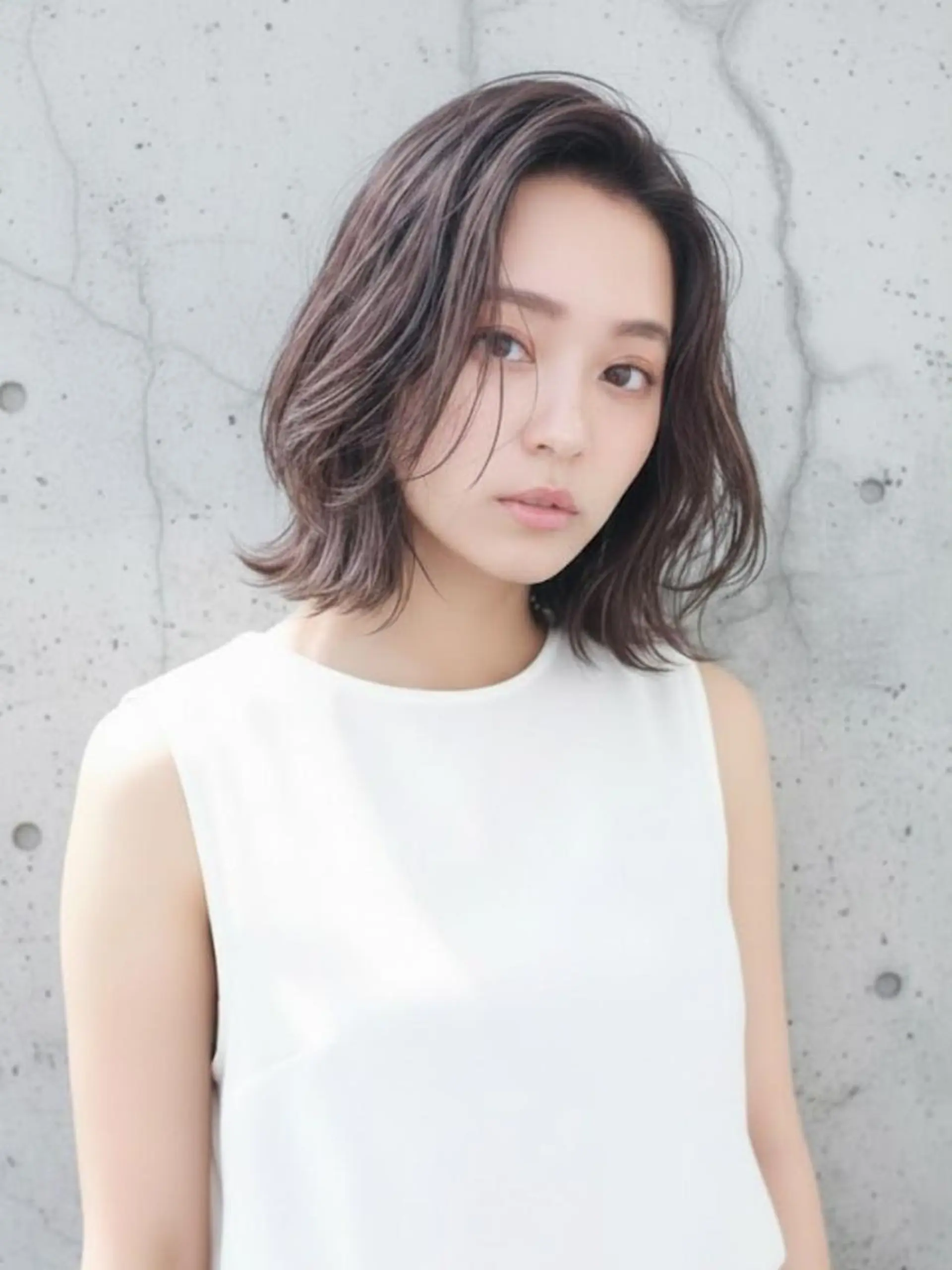 ミディアム アッシュ アッシュブラウン くびれヘア くびれレイヤー レイヤーカット ヘアセット 渋谷ハチ公口徒歩３分 🌈ヘアサロンM渋谷のヘアスタイル
