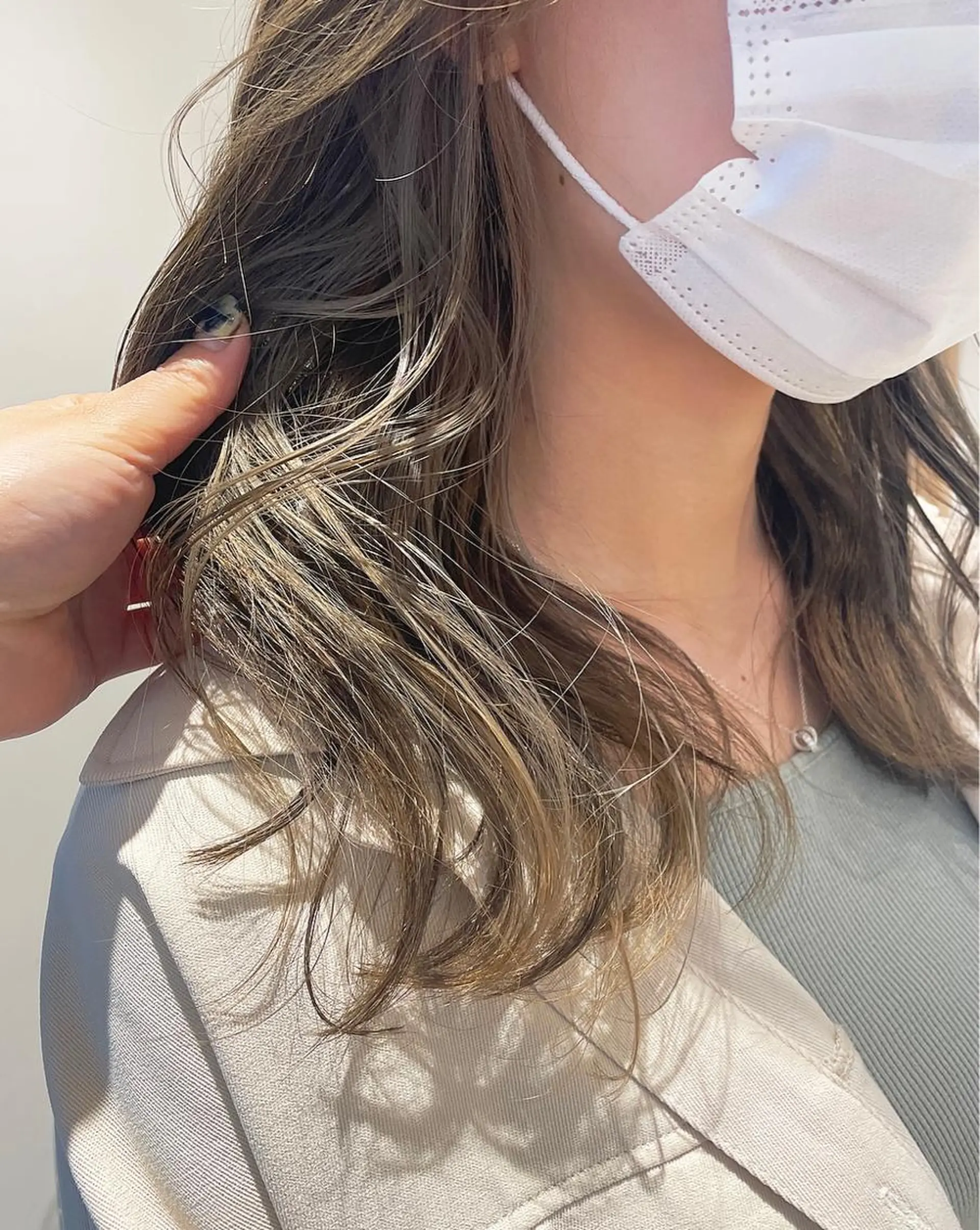 セミロング カラー ベージュカラー bloom yumaのヘアスタイル