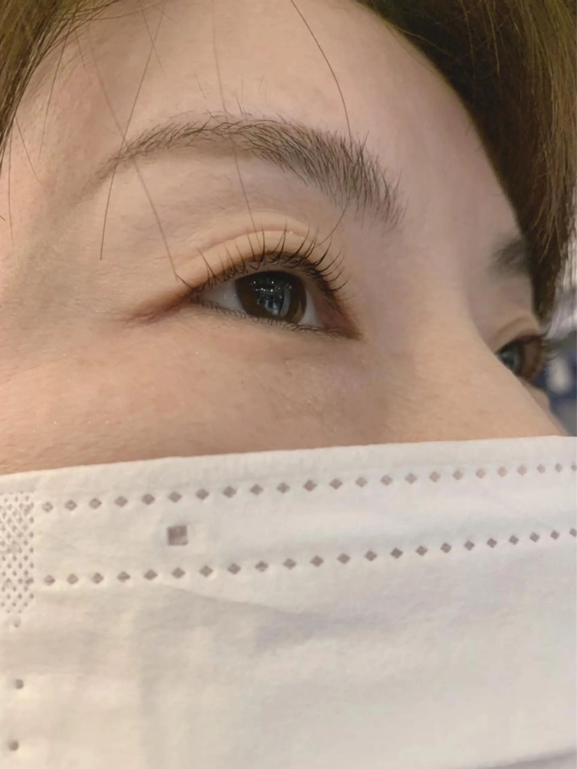 マツエク・マツパ レイヤーカット✖️ 柔らかベージュカラーのヘアスタイル