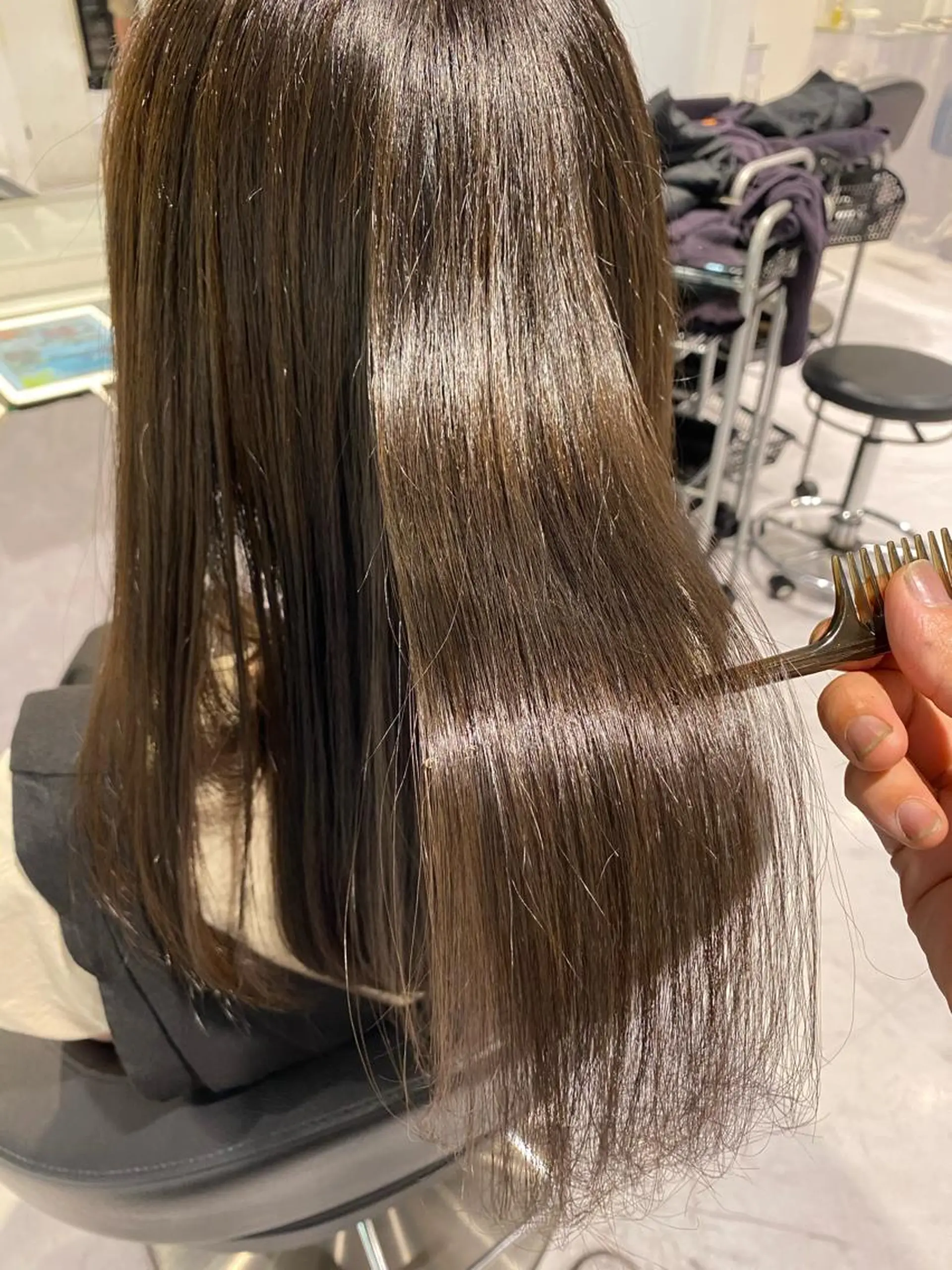 セミロング 髪質改善 赤み消し韓国ヘア レイヤー縮毛🤍渡邉のヘアスタイル