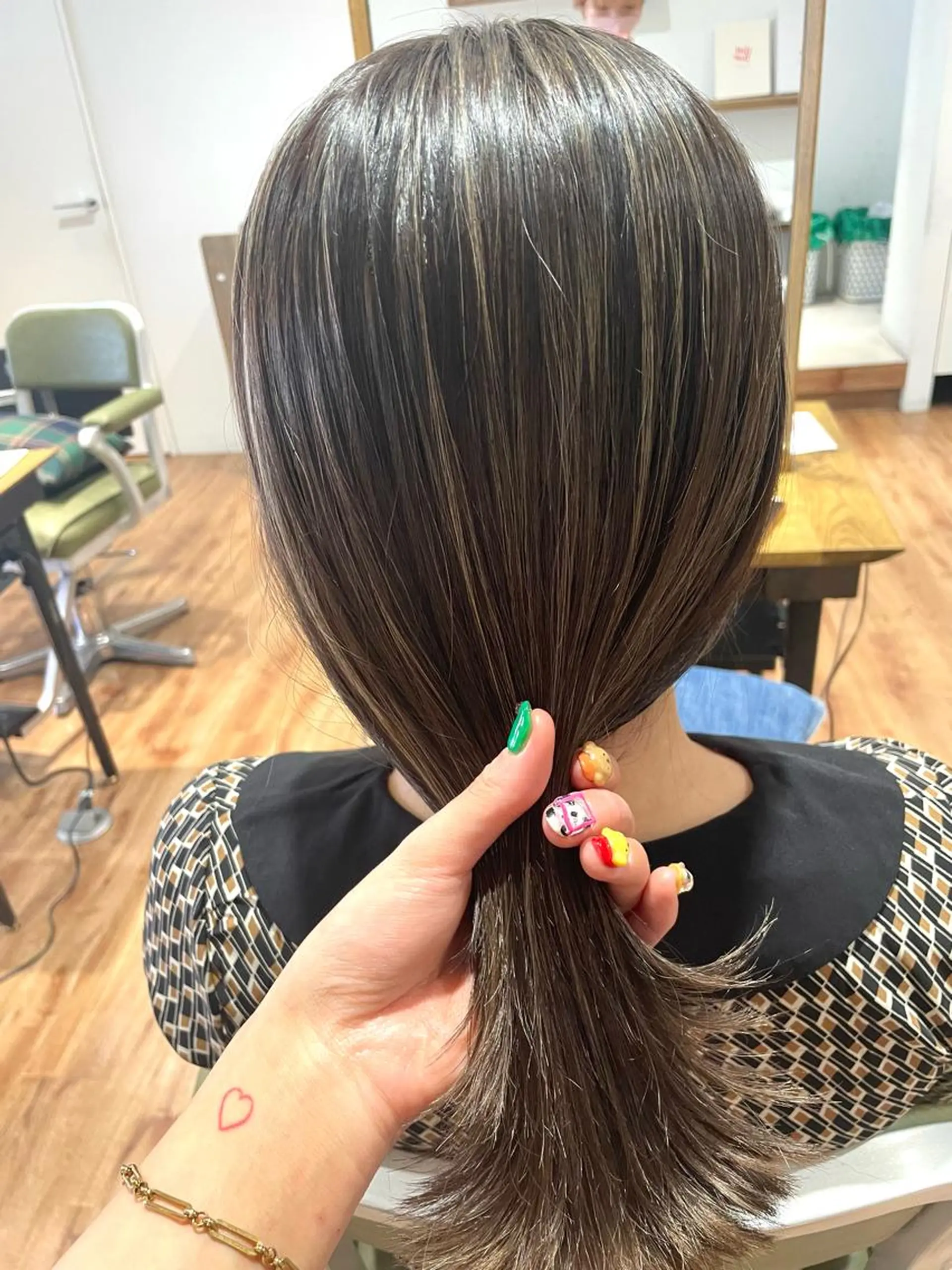 ミディアム カラー 🌈🌸あおき みちる🌟💗のヘアスタイル