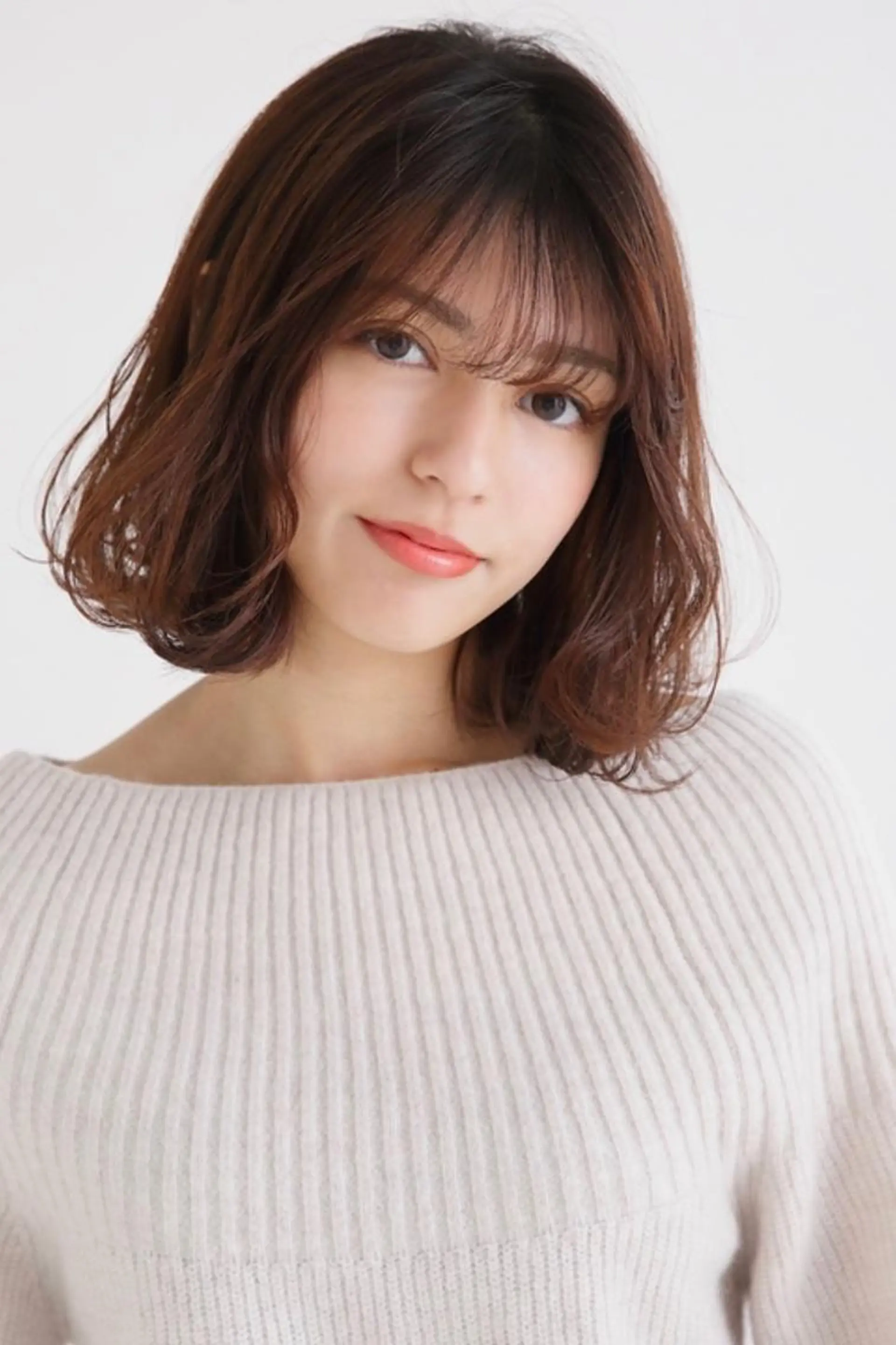 ミディアム 鈴木 まりやのヘアスタイル