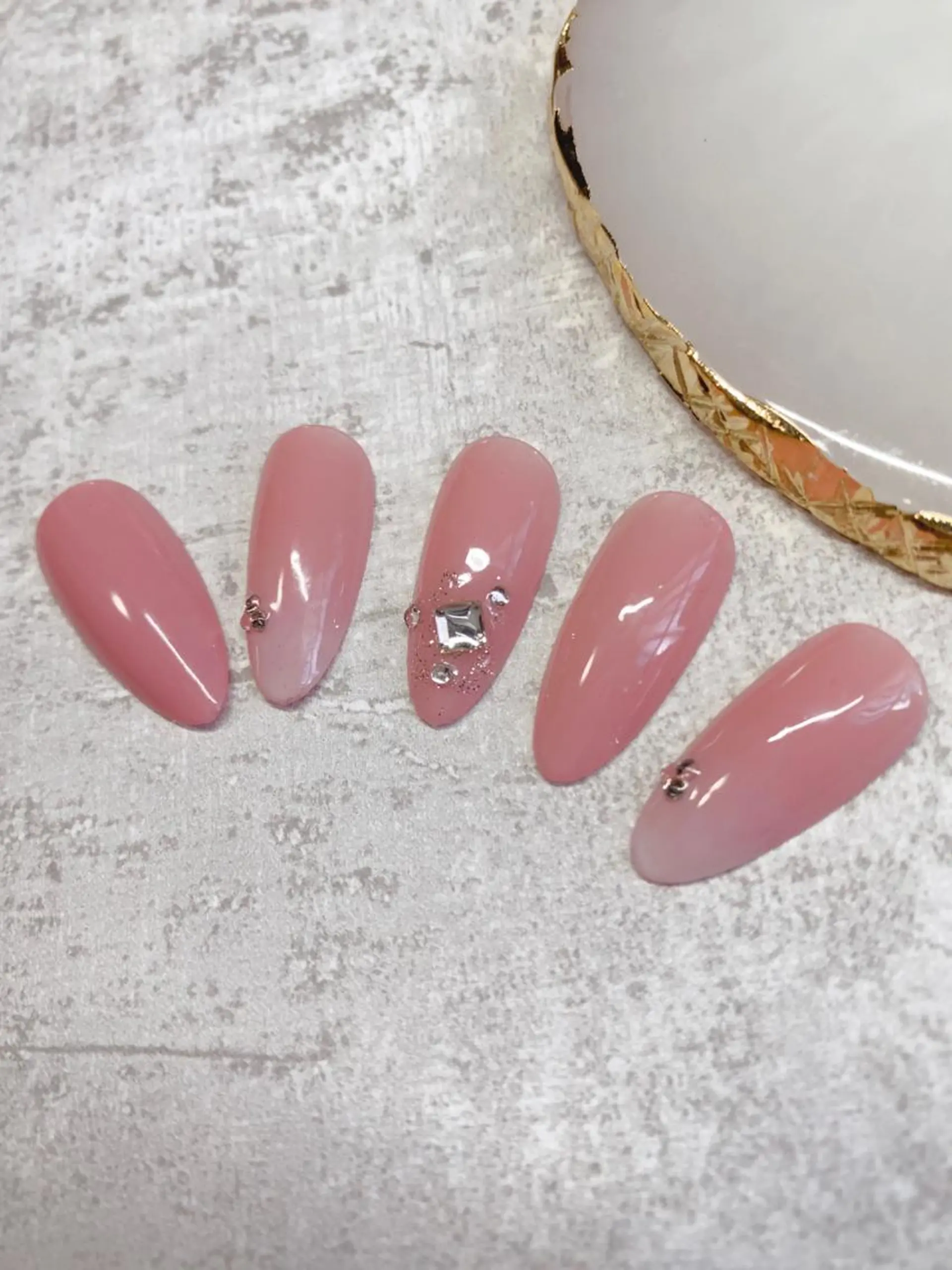 ネイル AKI ♥︎のネイルデザイン