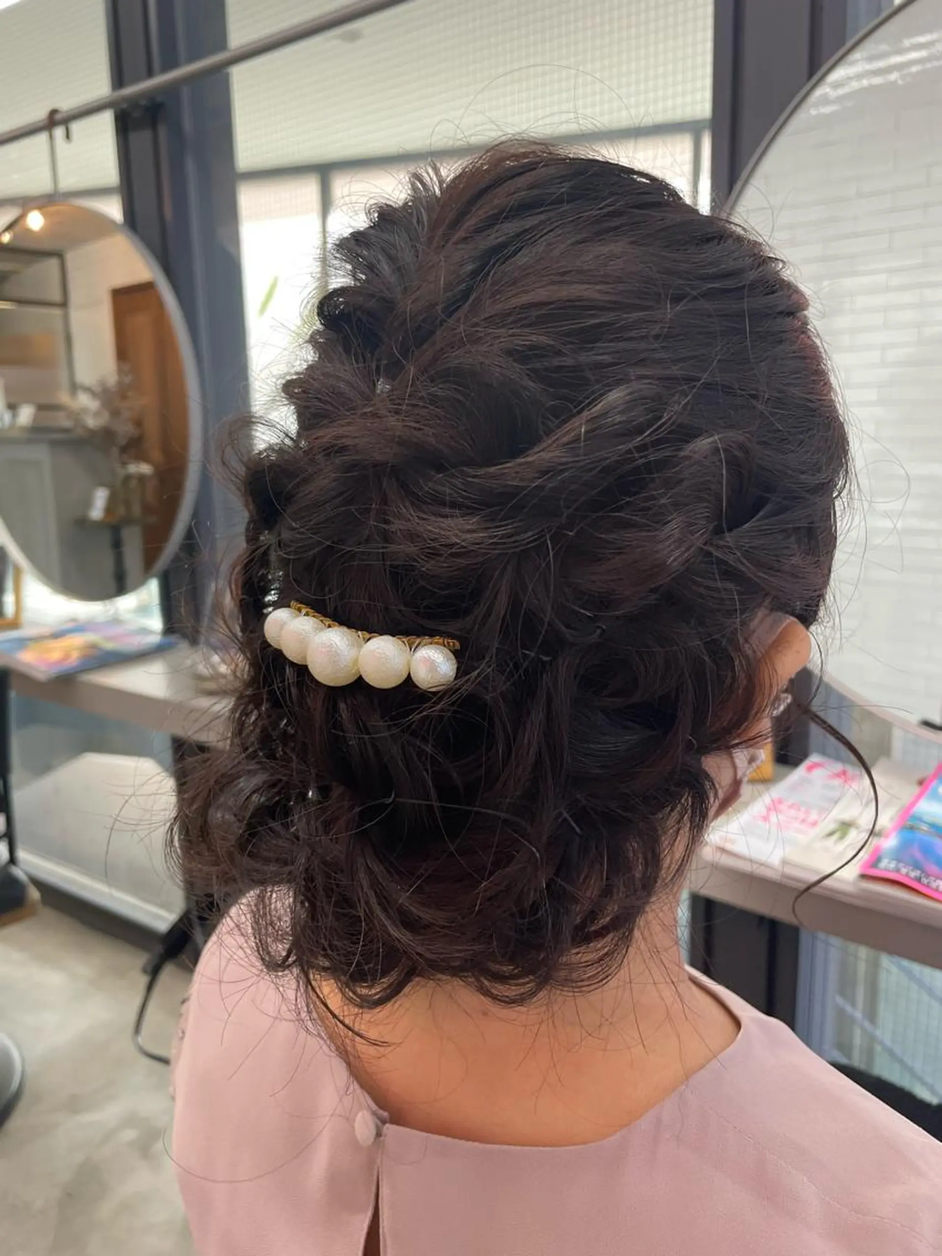 セミロング ヘアアレンジ 結婚式・ブライダル やすだ しおりのエステ・リラクイメージ